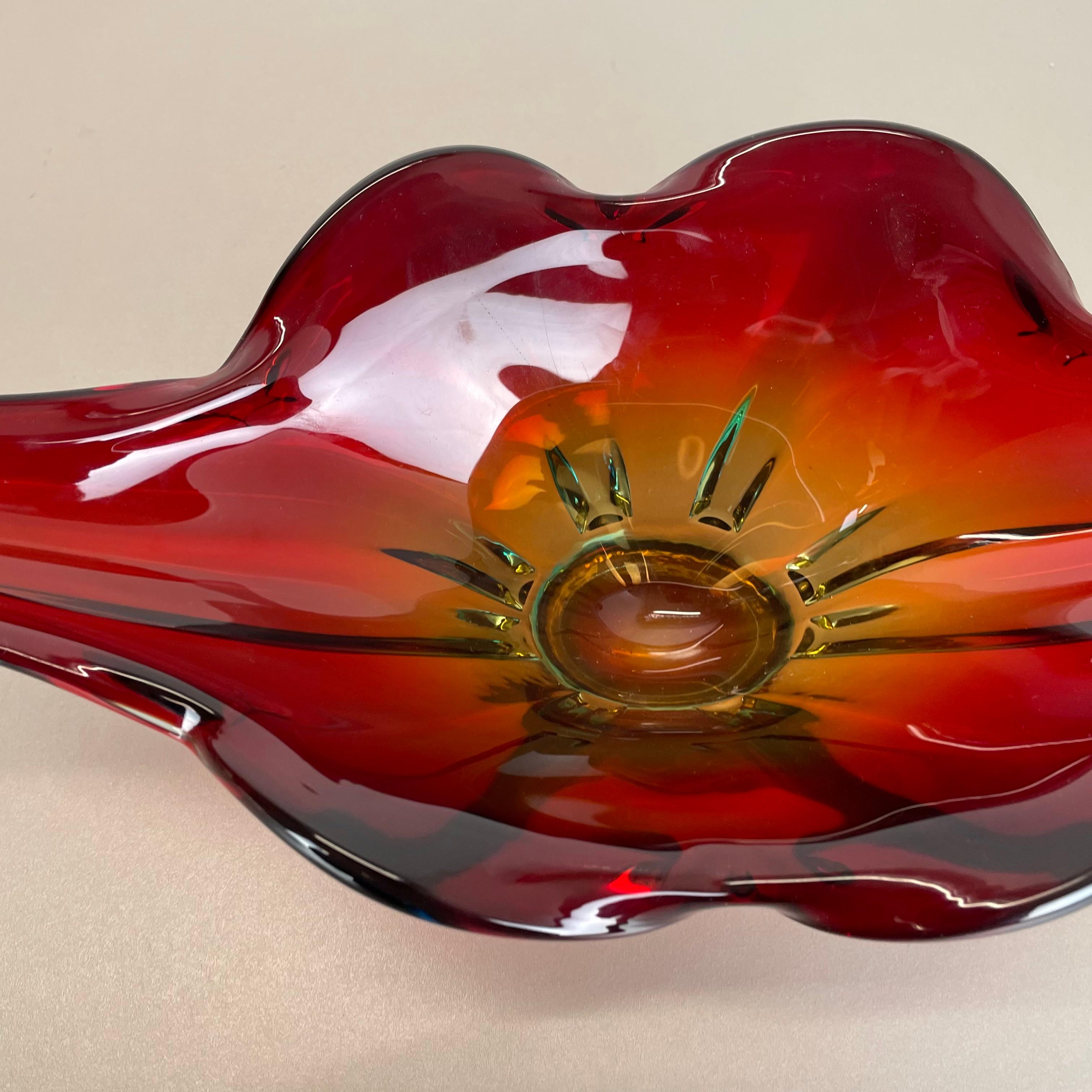 1.5kg Glass Bowl Shell Centerpiece by Flavio Poli Attrib., Murano, Italy, 1970s For Sale 5