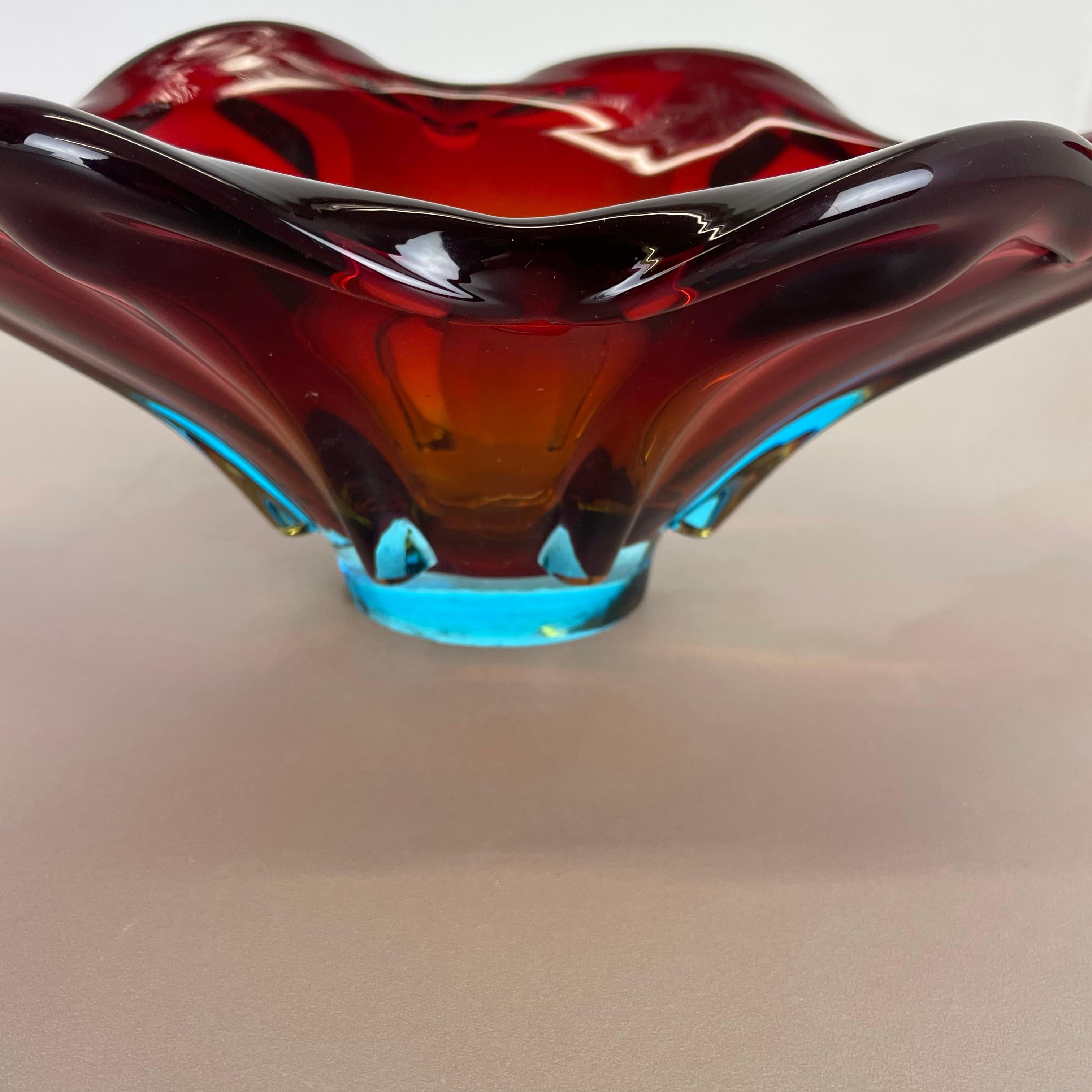 1.5kg Glass Bowl Shell Centerpiece by Flavio Poli Attrib., Murano, Italy, 1970s For Sale 7
