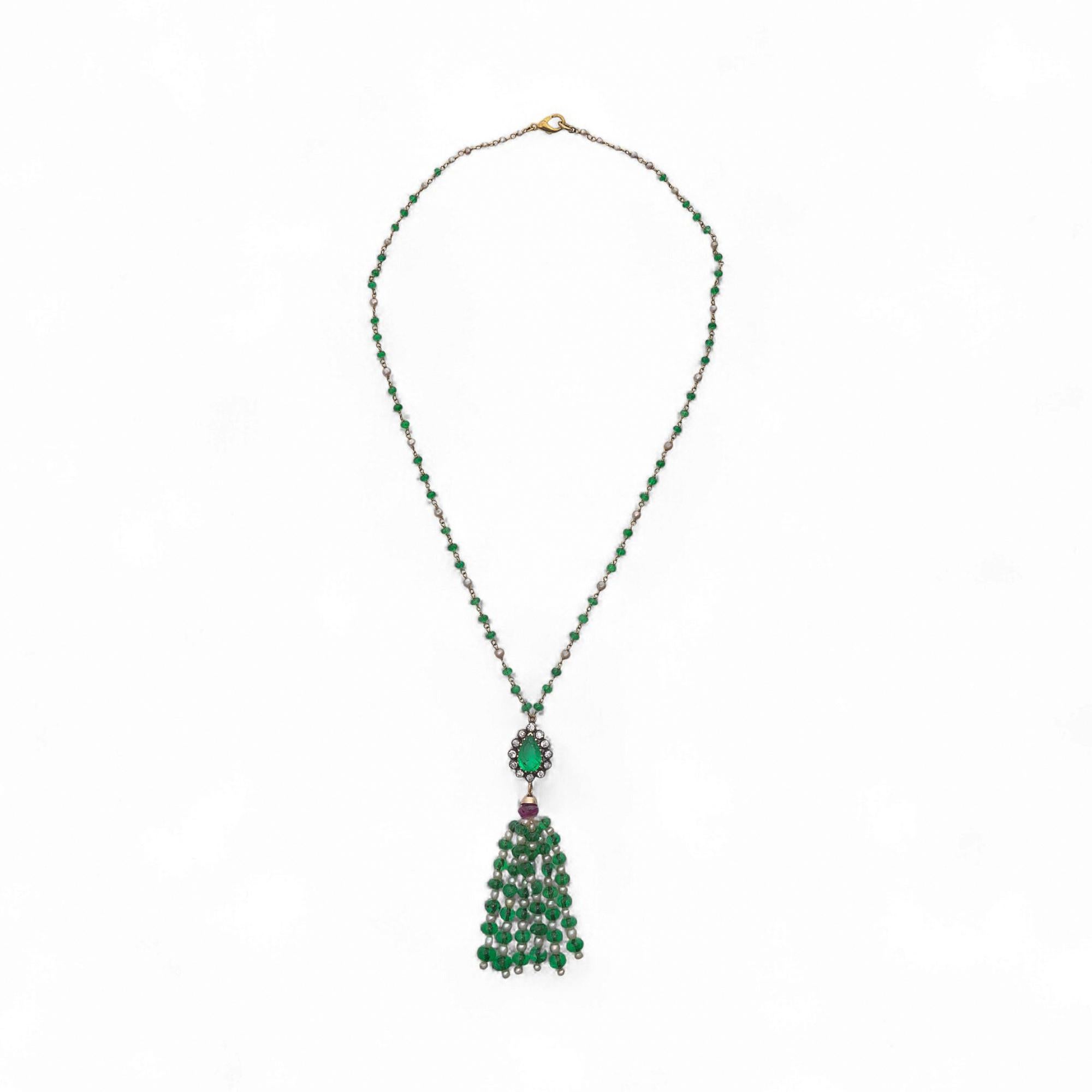 Collana in oro e argento 15kt con smeraldi, rubini, perle e diamanti in vendita 3