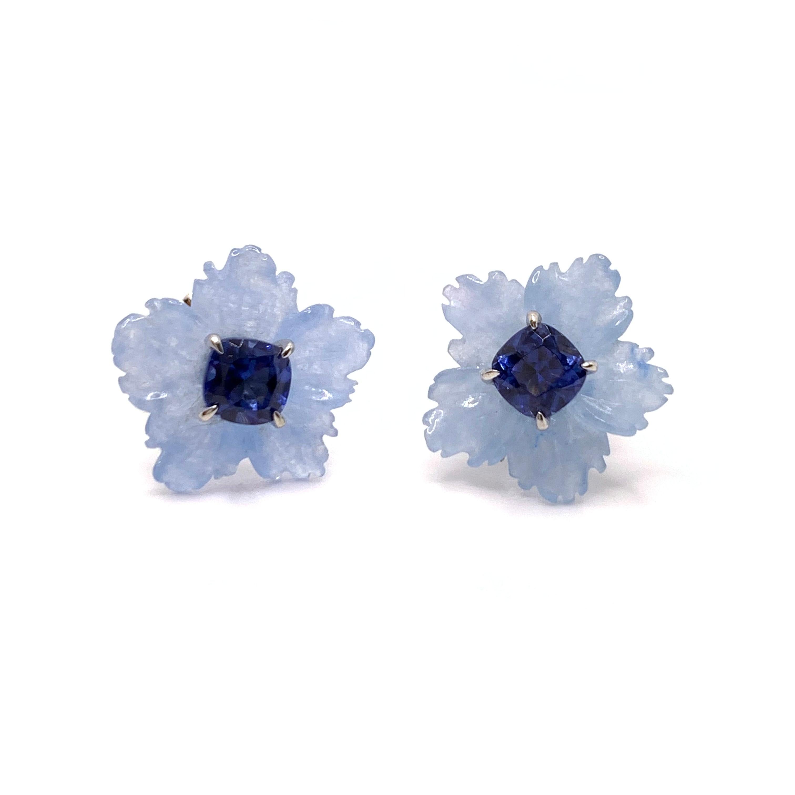 Bijoux Num's 15mm Carved Blue Quartzite Flower and Cushion Lab Sapphire Sterling Silver Earrings

This gorgeous pair of earrings features 15mm blue quartzite carved into beautiful three dimension flower, adorned with cushion-cut lab-created sapphire