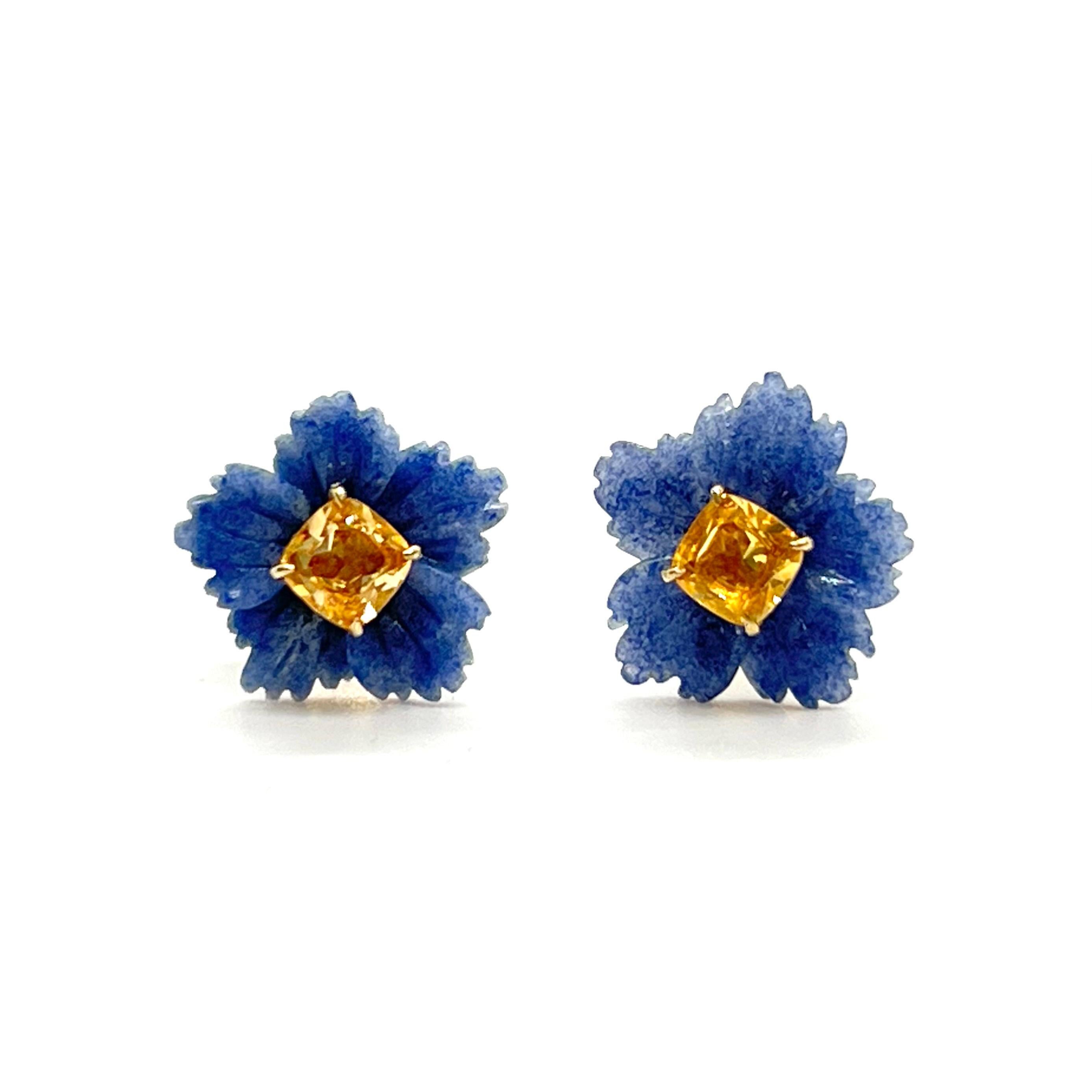 Bijoux Num's 15mm Carved Dumortierite Flower and Cushion Citrine Vermeil Earrings

This gorgeous pair of earrings features 15mm denim blue dumortierite carved into beautiful three dimension flower, adorned with cushion-cut Brazilian citrine (~1/2