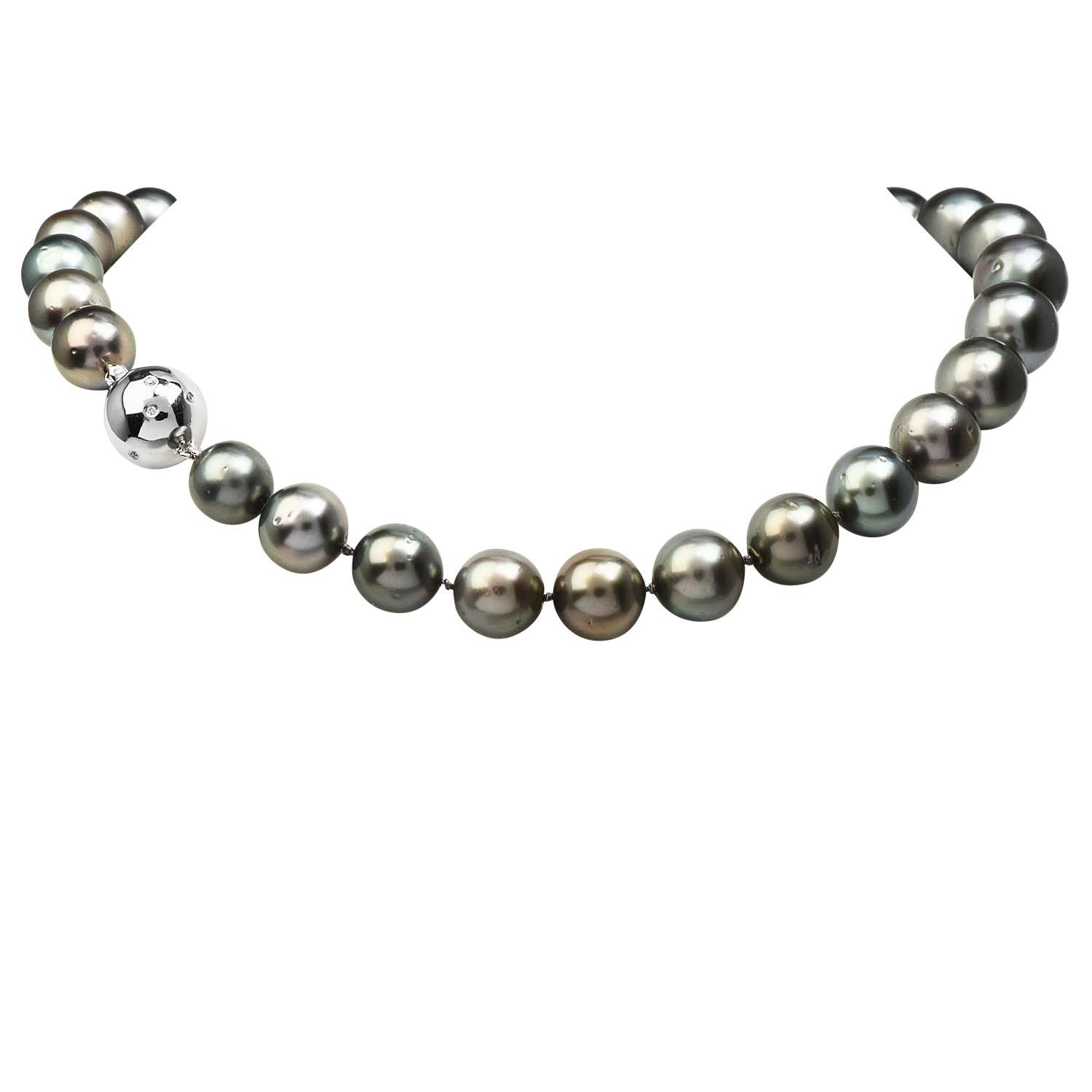 Lustrous Tahitian South Sea Pearl Diamond Clasp Choker Necklace For