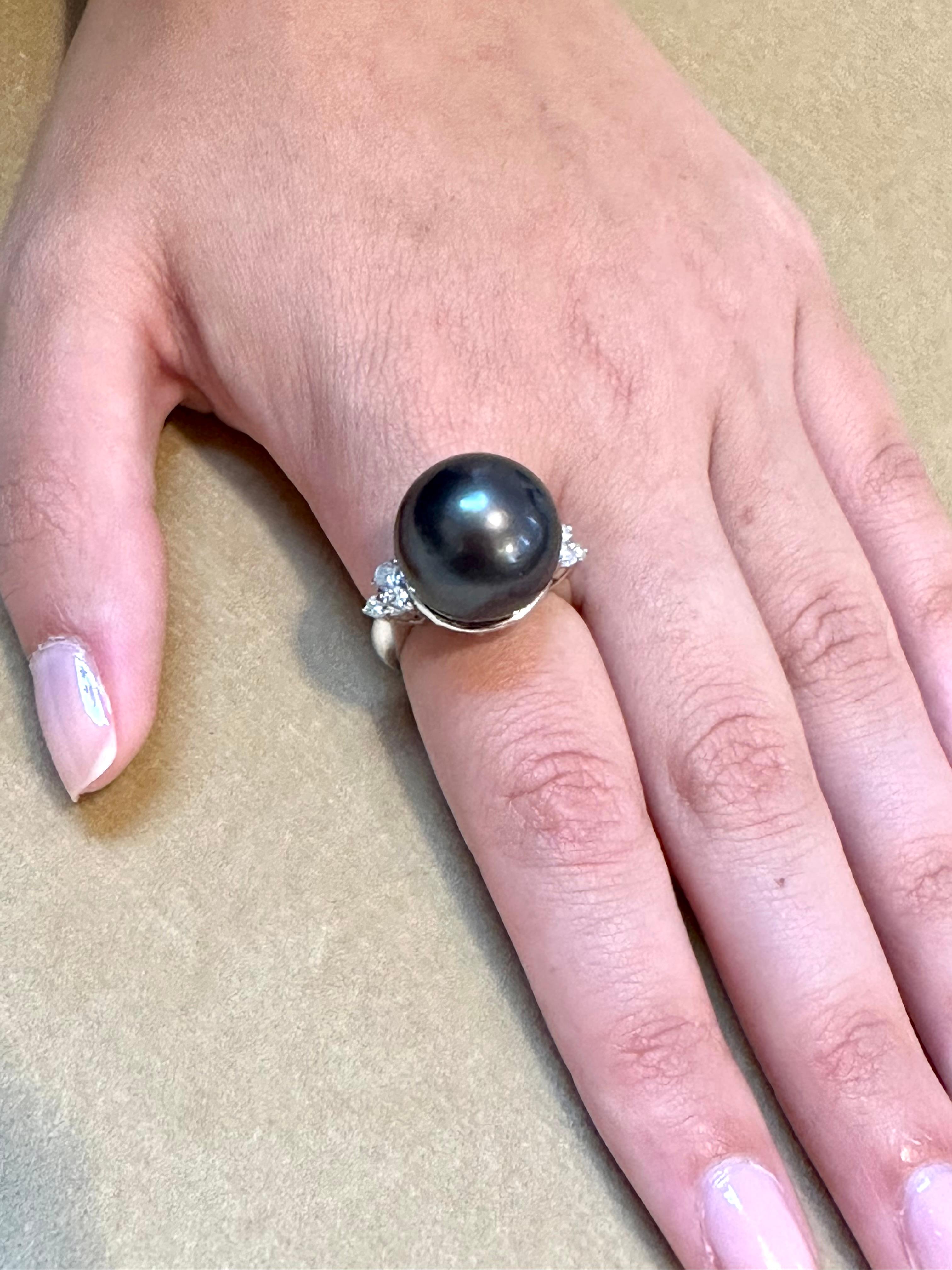15MM  Round Black Tahitian  Pearl & Diamond Platinum Ring Size 5.5 For Sale 9
