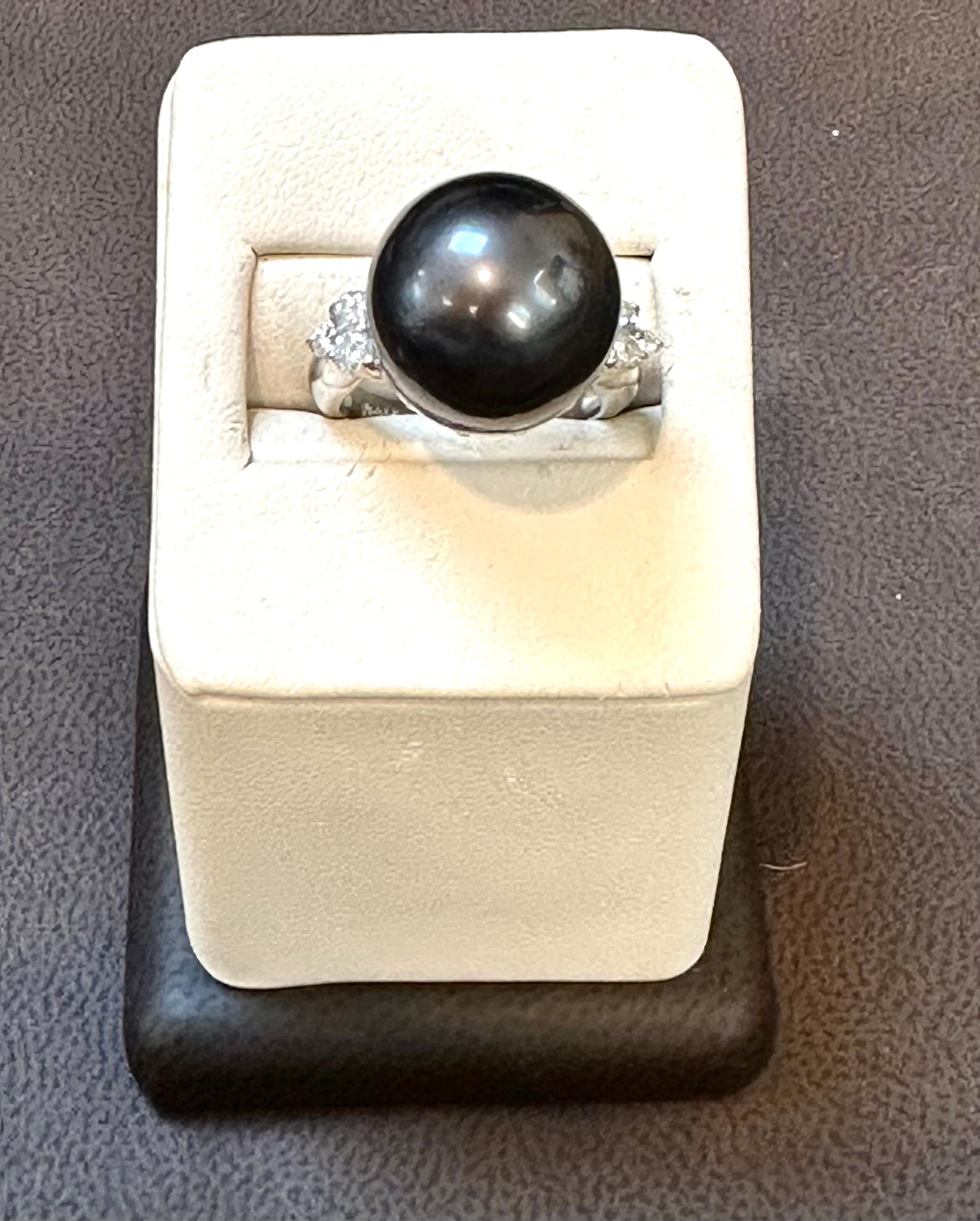 Round Cut 15MM  Round Black Tahitian  Pearl & Diamond Platinum Ring Size 5.5 For Sale