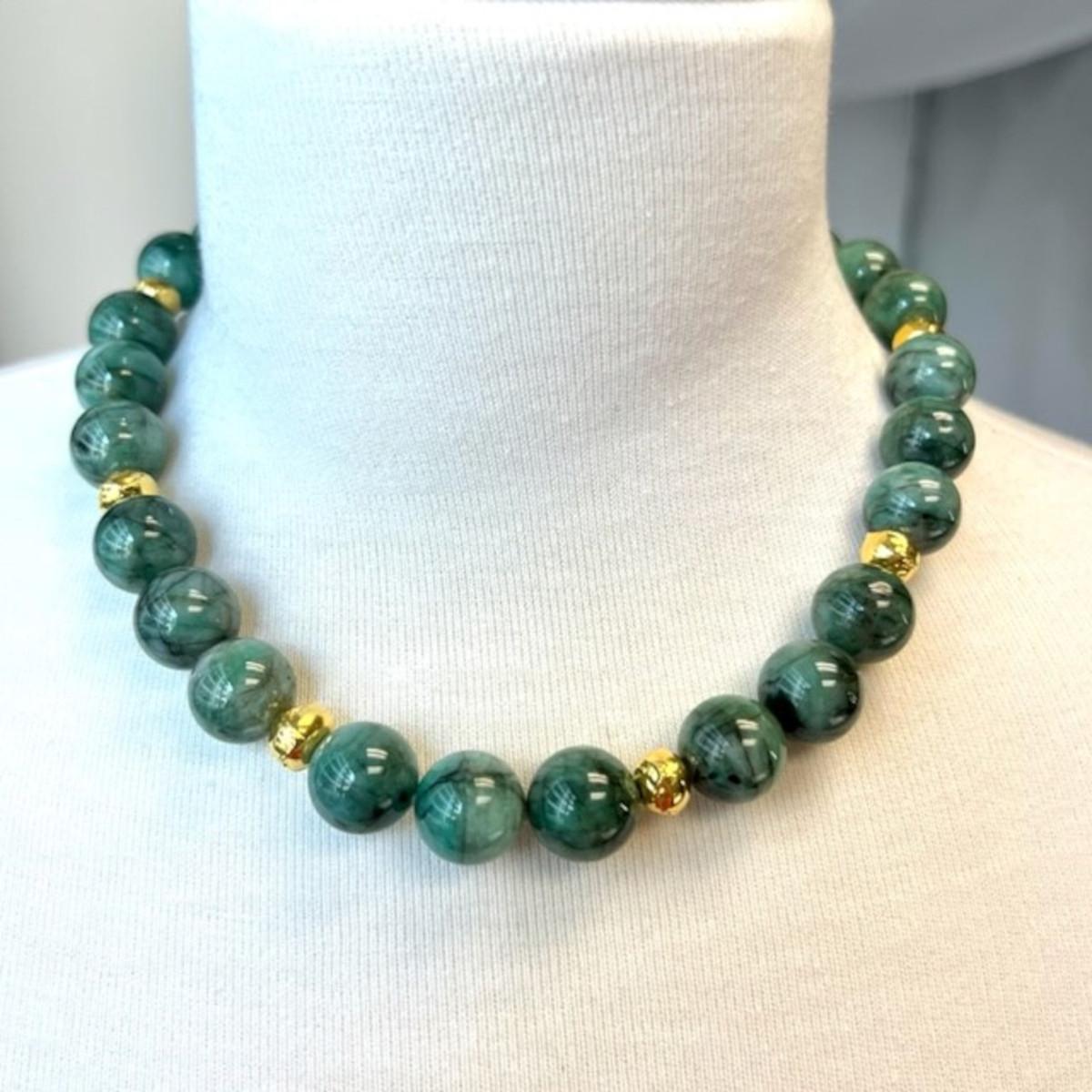 15mm Round Emerald Beaded Necklace with Yellow Gold Accents, 18 Inches For Sale 1