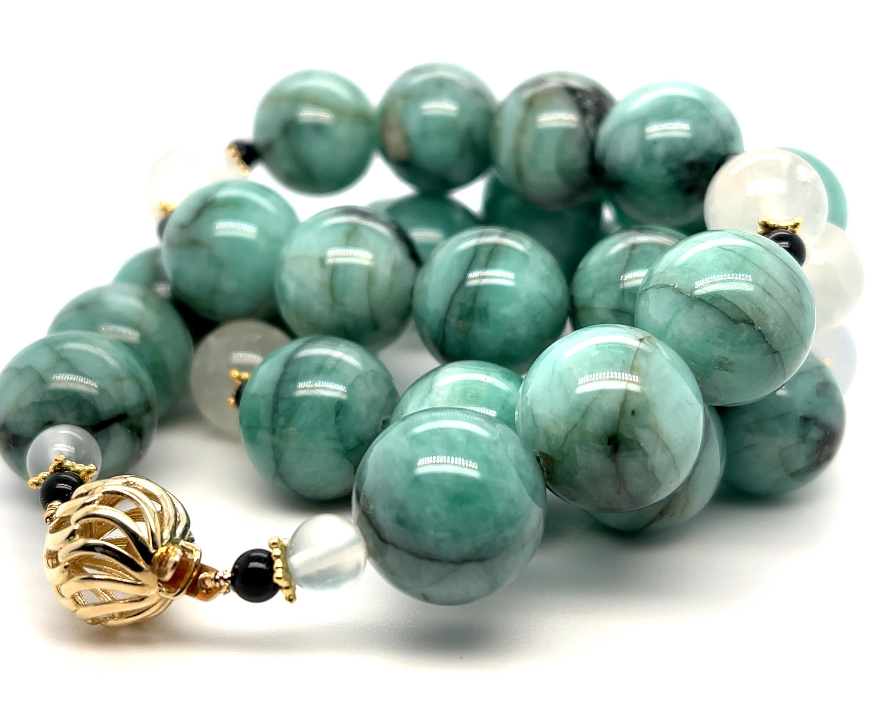 Natural Emerald Beaded Necklace with Moonstone, Onyx, and Yellow Gold Accents In New Condition For Sale In Los Angeles, CA