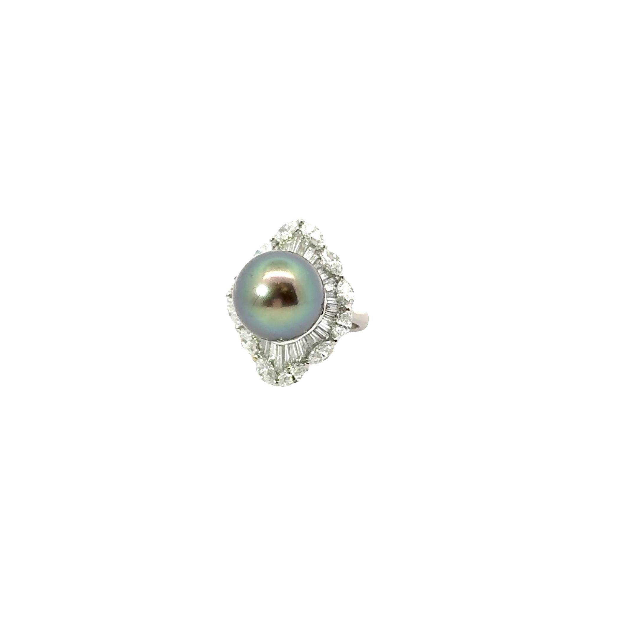 Contemporaneo Anello cocktail in platino con diamante e perla di Tahiti da 15 mm in vendita