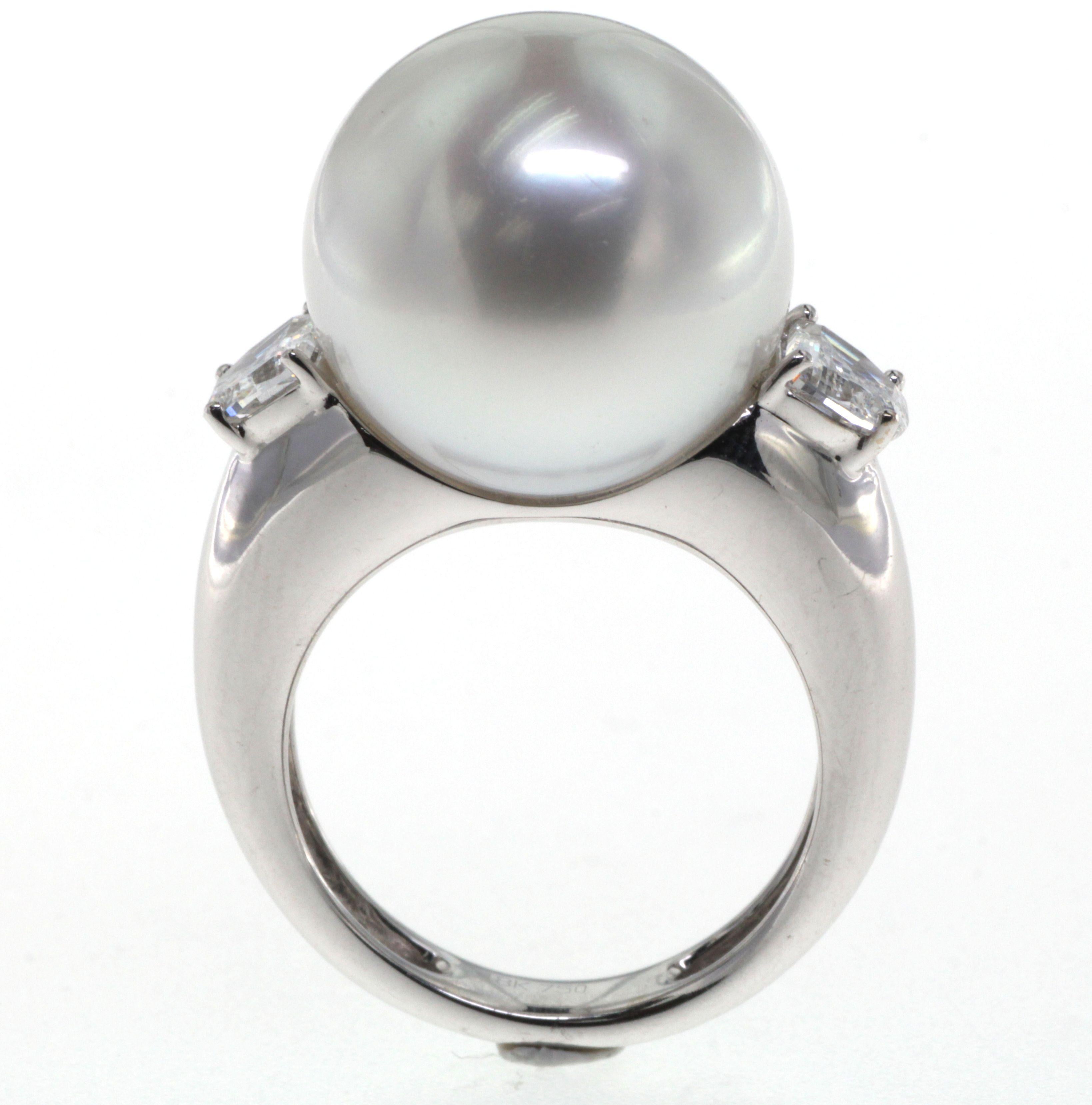 15.5mm White South Sea Pearl Diamond Ring in 18K White Gold In New Condition In Hong Kong, HK