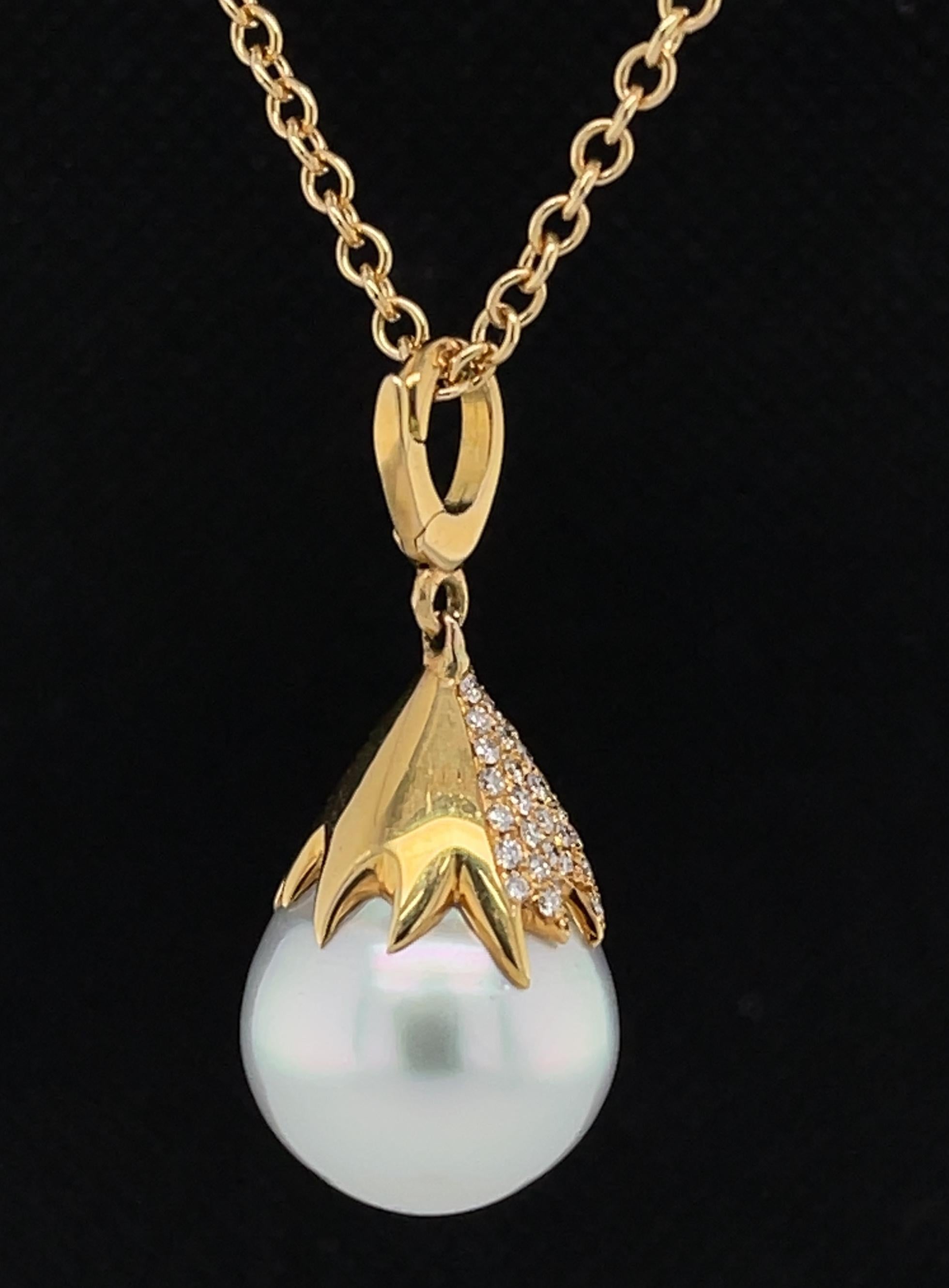 pearl and diamond pendant yellow gold