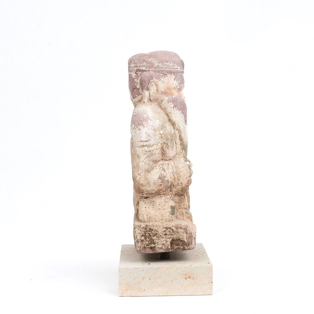 Sculpture de gardien de pagode birmane en grès du 15e-16e siècle Bon état - En vente à Kastrup, DK