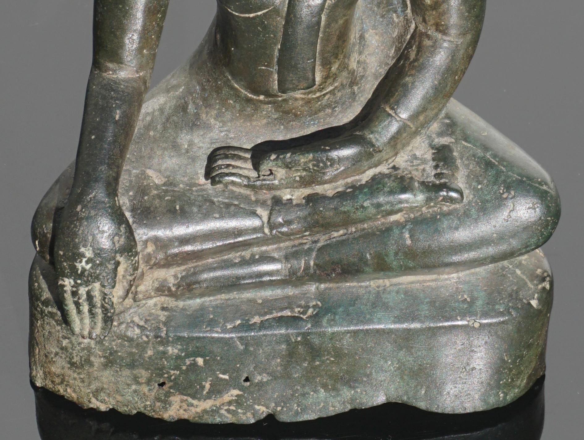 Cast 15th-16th Century Thai Ayutthaya Bronze Buddha