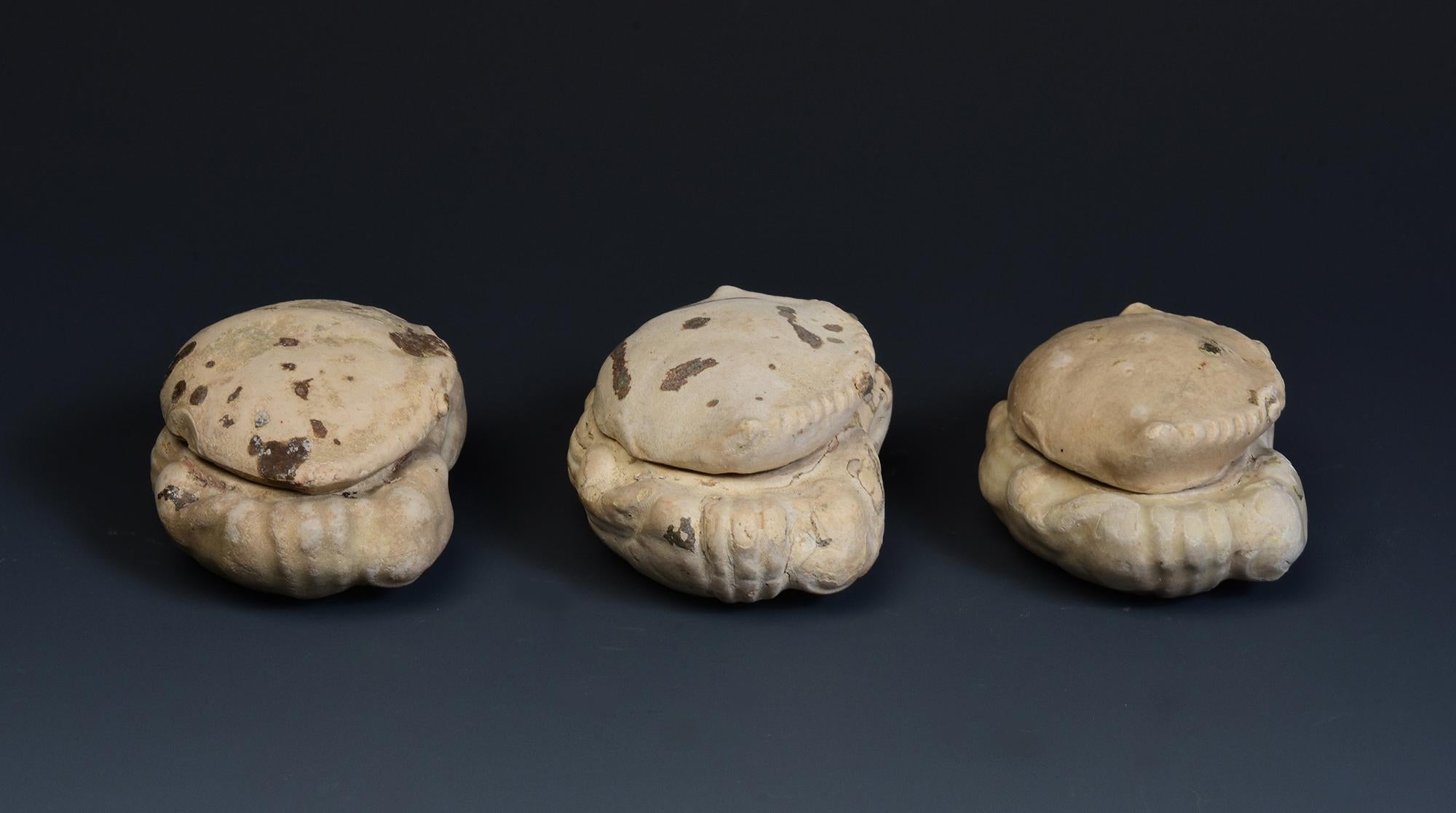 15th C., A Set of Antique Hoi An Vietnamese Ceramic Covered Box in Crab Form 6