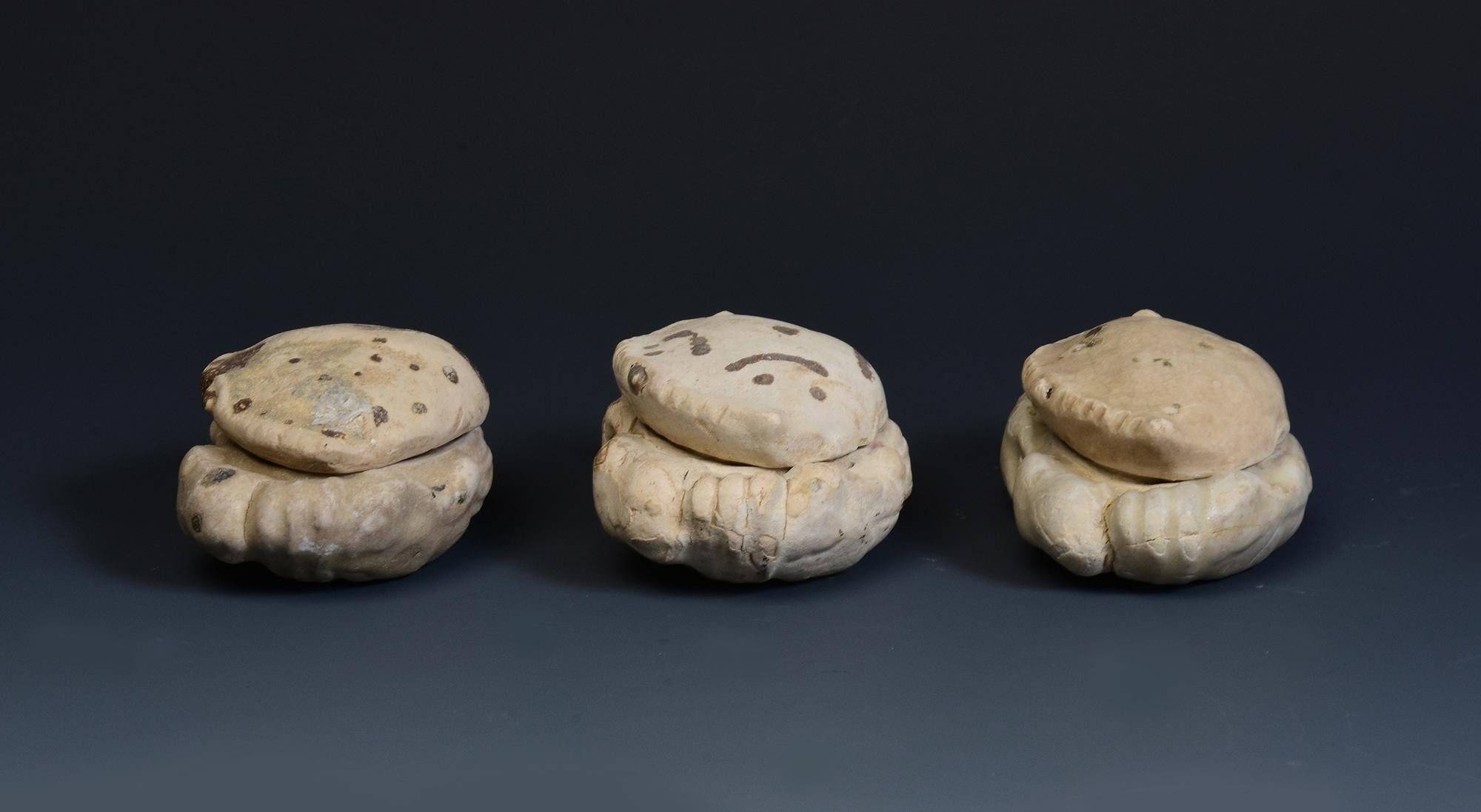 15th C., A Set of Antique Hoi An Vietnamese Ceramic Covered Box in Crab Form 4