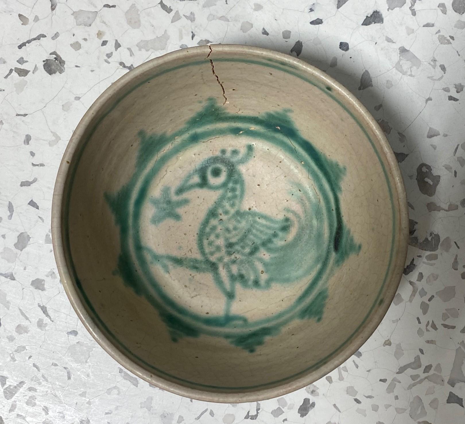 15th Century Antique Burma 'Myanmar' Burmese Green & White Pottery Ceramic Bowl For Sale 4