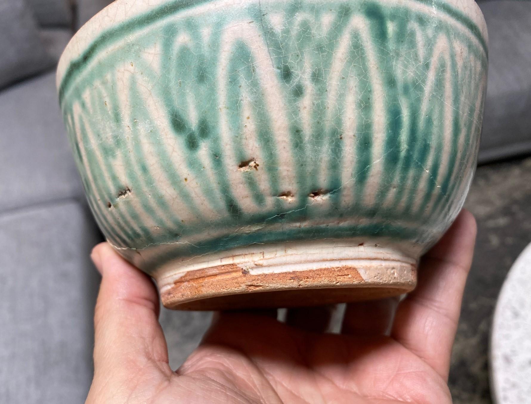 15th Century Antique Burma 'Myanmar' Burmese Green & White Pottery Ceramic Bowl For Sale 10