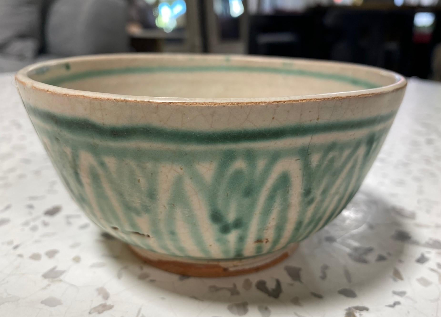 15th Century Antique Burma 'Myanmar' Burmese Green & White Pottery Ceramic Bowl For Sale 2