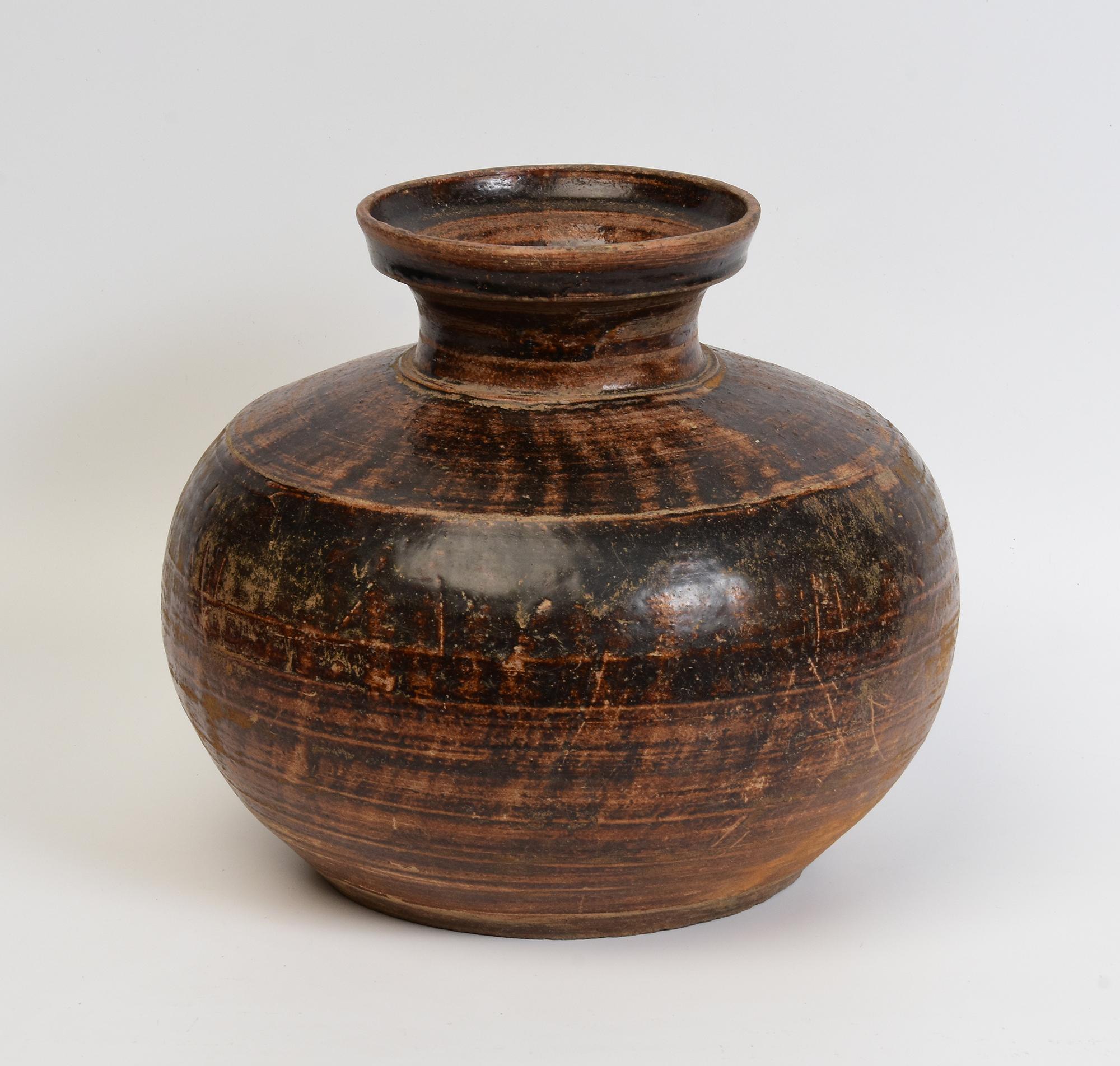 15th Century, Antique Thai Sankampaeng Pottery Ceramic Brown Glazed Jar For Sale 7