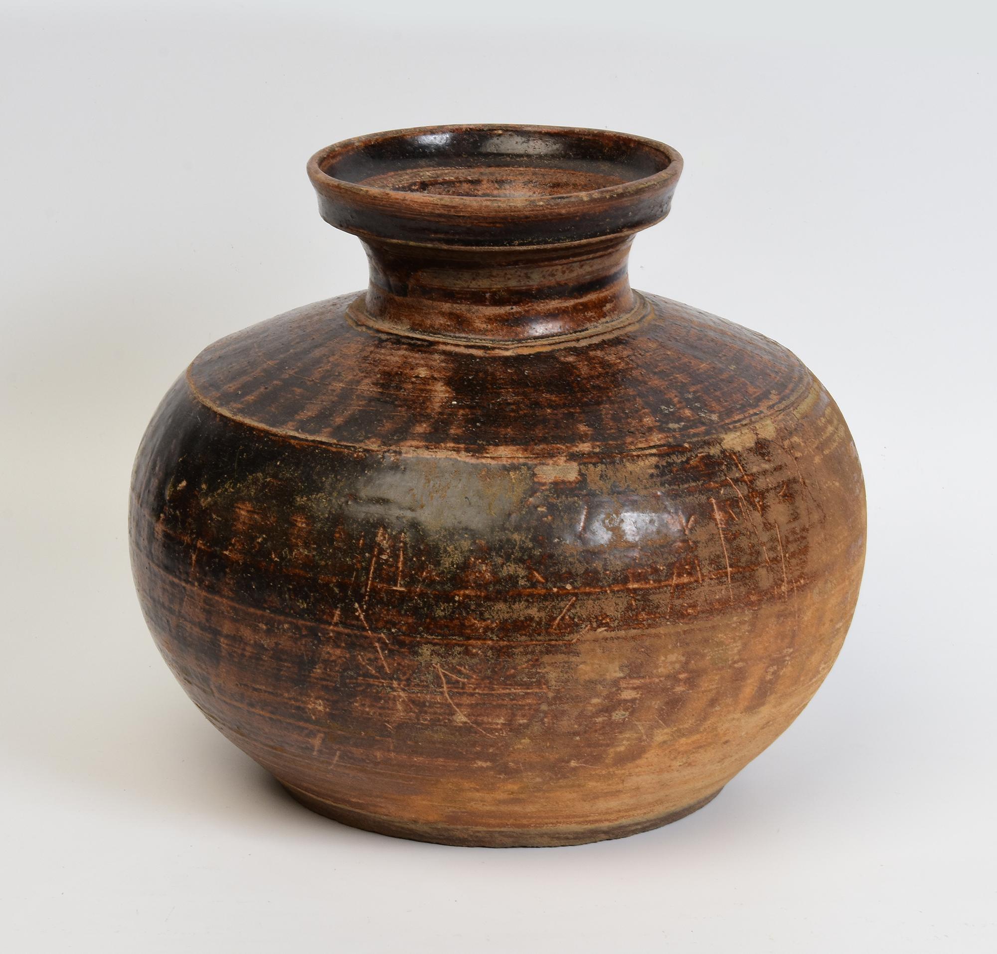 15th Century, Antique Thai Sankampaeng Pottery Ceramic Brown Glazed Jar For Sale 2