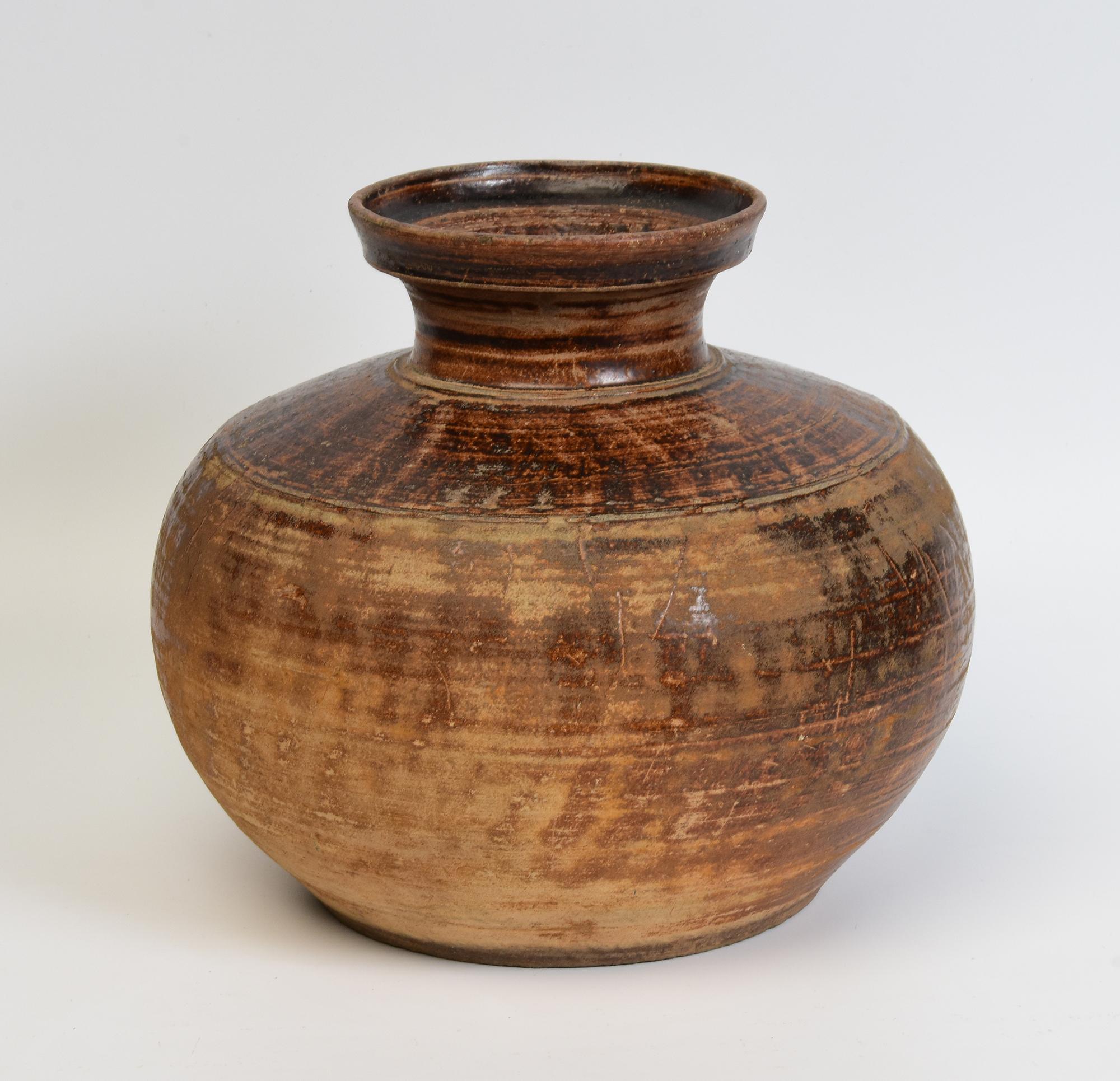 15th Century, Antique Thai Sankampaeng Pottery Ceramic Brown Glazed Jar For Sale 4