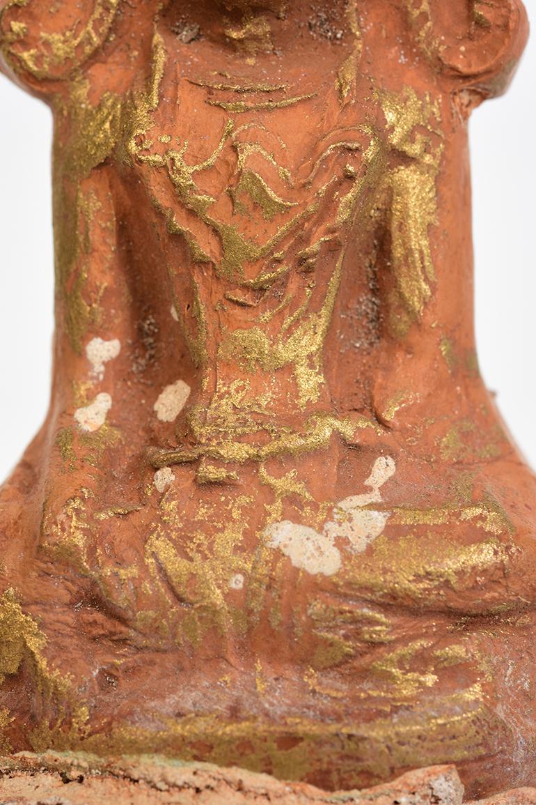 15th Century, Ava, Antique Burmese Pottery Crowned Seated Buddha In Good Condition For Sale In Sampantawong, TH