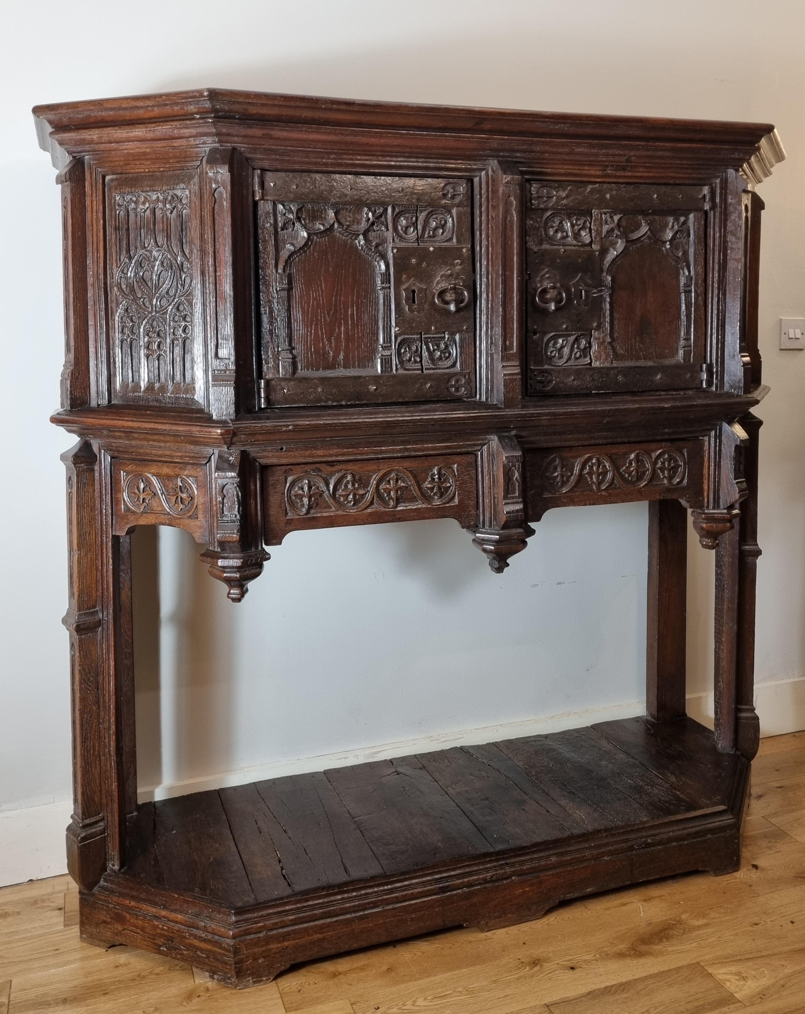 15th Century French Gothic Oak Cupboard / Dressoir In Good Condition For Sale In Hoddesdon, GB