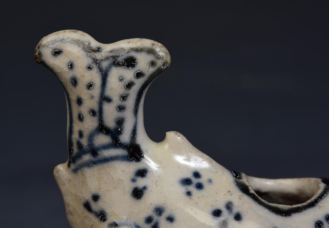 18th Century and Earlier 15th Century, Hoi an, Vietnamese Blue and White Ceramic Fish Ink Holder For Sale