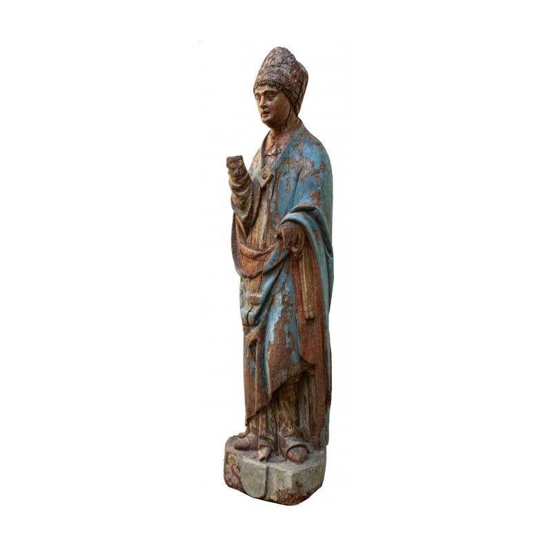 Skulptur eines Heiligen Bischofs aus polychromem Holz aus dem 15. Jahrhundert (Mittelalterlich)
