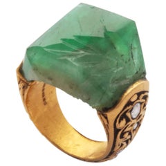 15th Century Inspired Emerald and Rose Cut Diamond Ring '22kt gold'