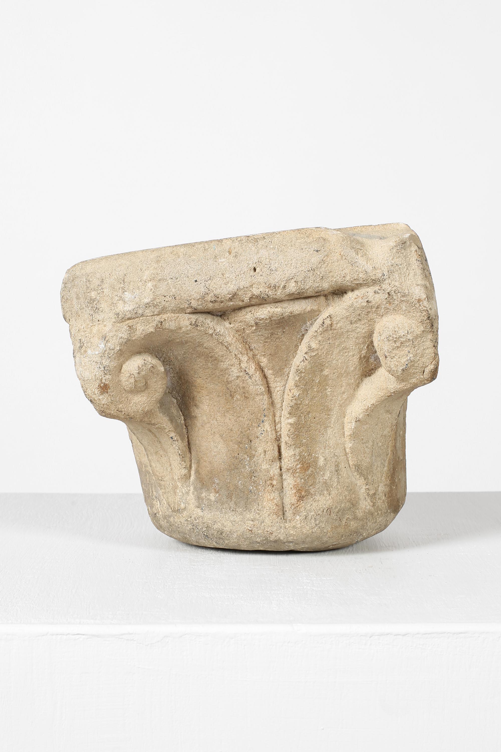 15th Century Italian Tuscan Stone Column Fragment For Sale 1
