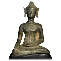 Bouddha Lao du 15e siècle dans le charmant style populaire Lanna/Laos, 7590
