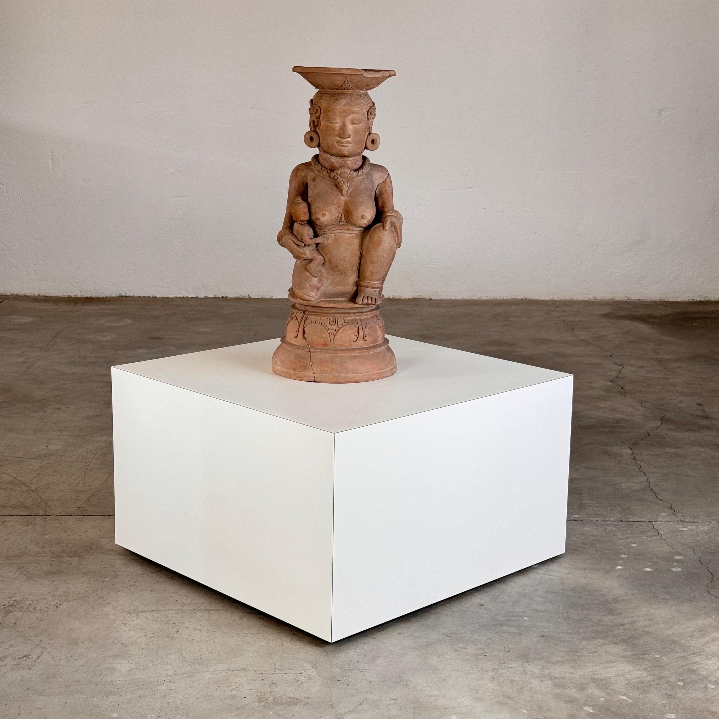 15th Century Majapahit Terracotta Handmaiden Figure (Fertile Woman with Child) For Sale 8