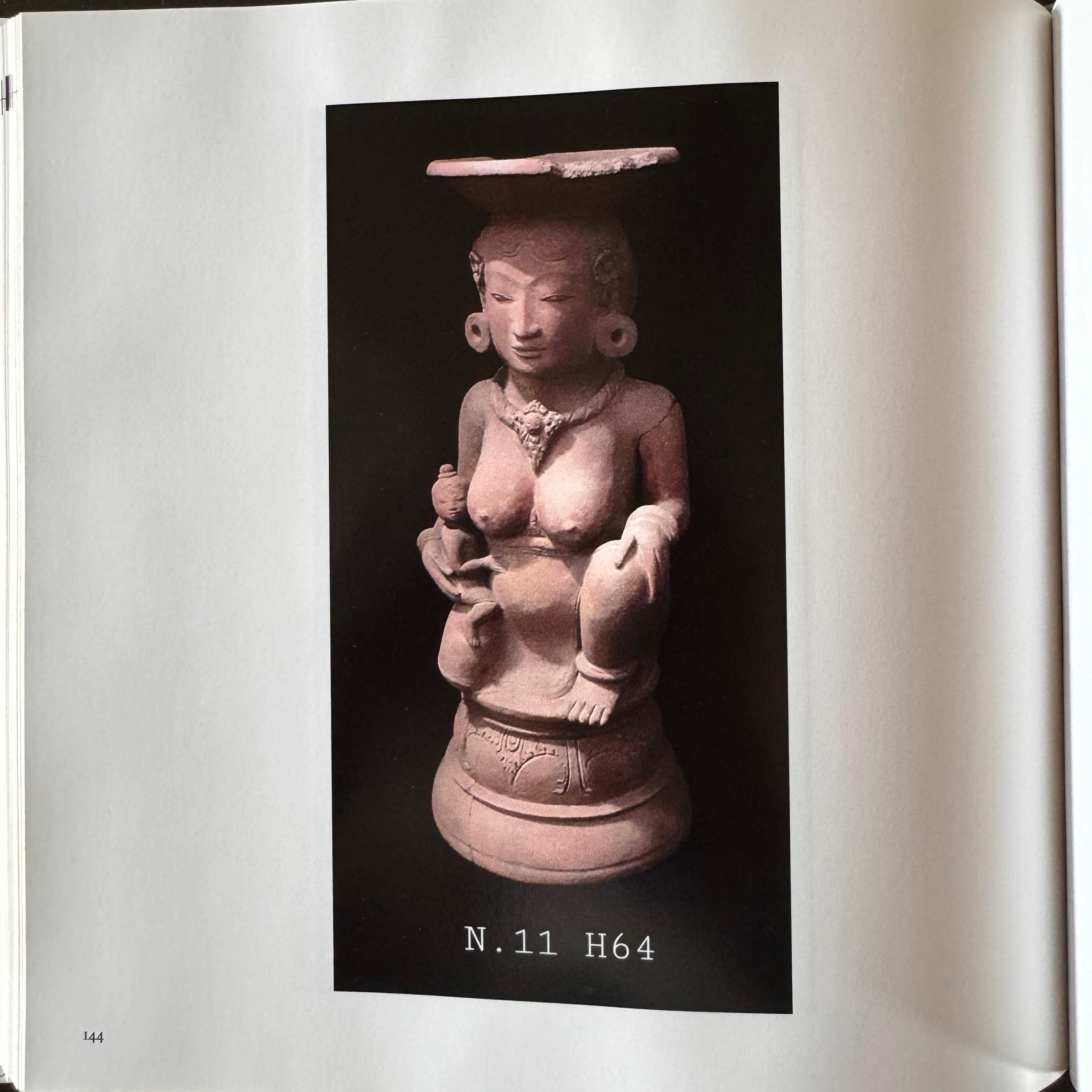15th Century Majapahit Terracotta Handmaiden Figure (Fertile Woman with Child) For Sale 10