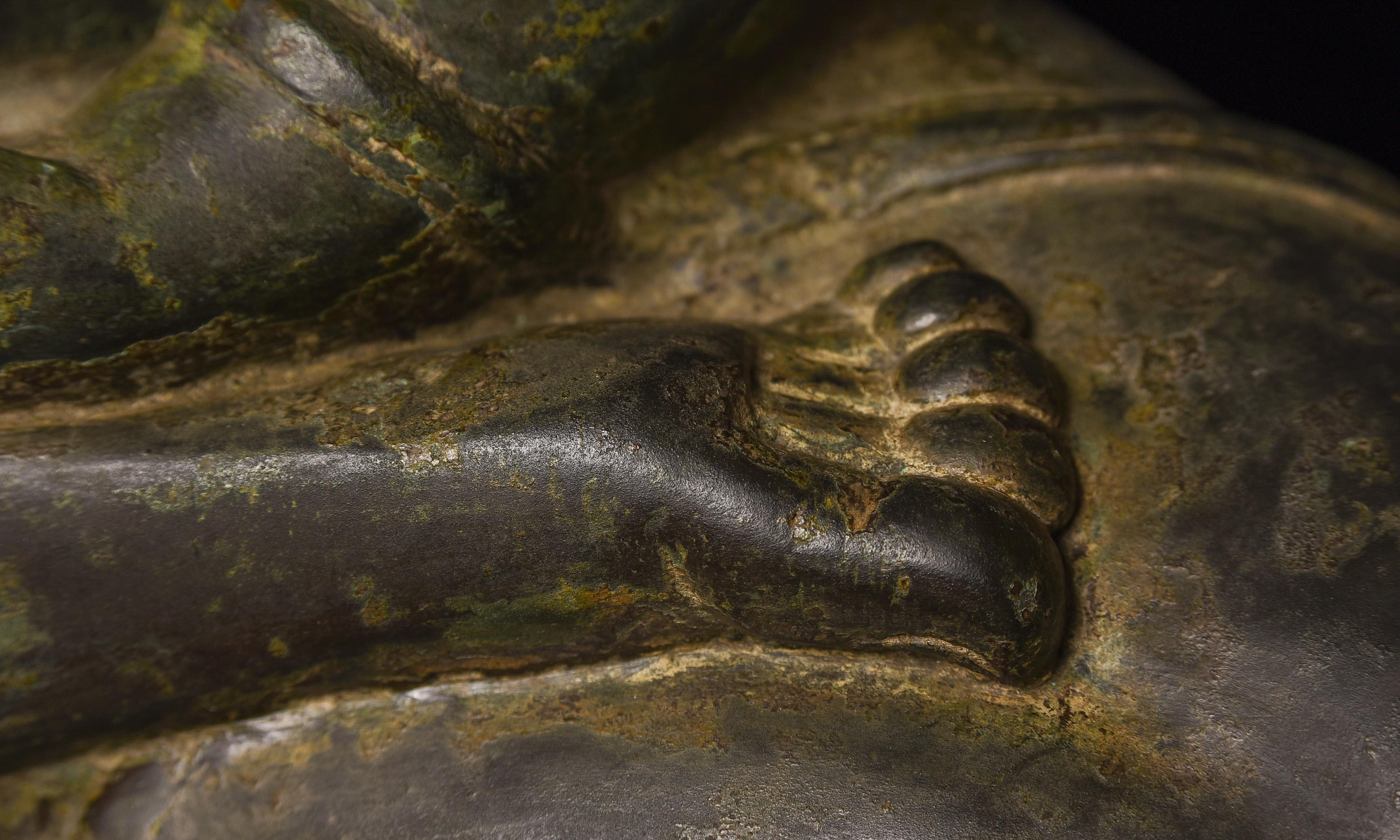 15th Century Northern Thai Bronze Buddha Masterpiece w Provenance - 9200 For Sale 5