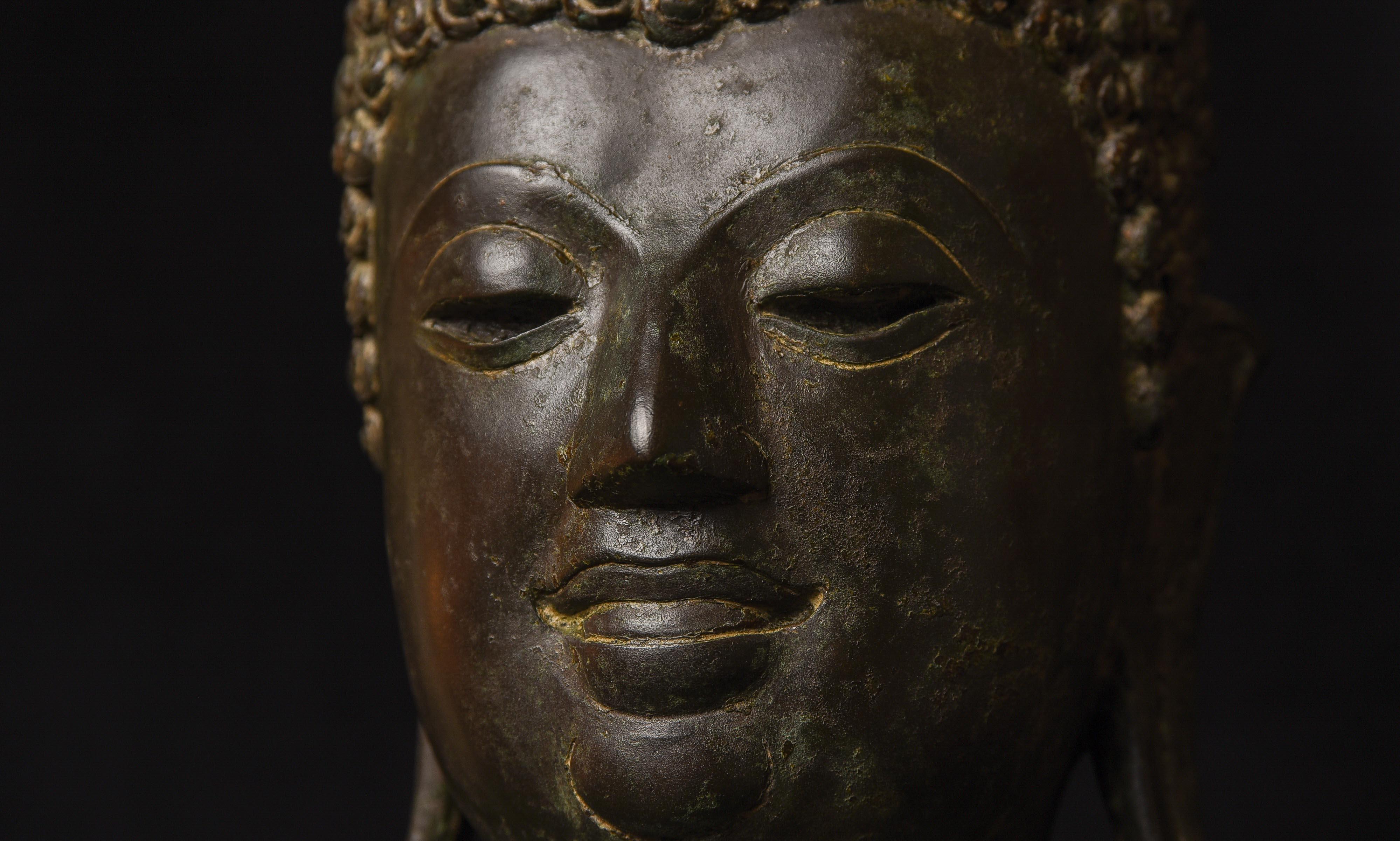 15th Century Northern Thai Bronze Buddha Masterpiece w Provenance - 9200 For Sale 7