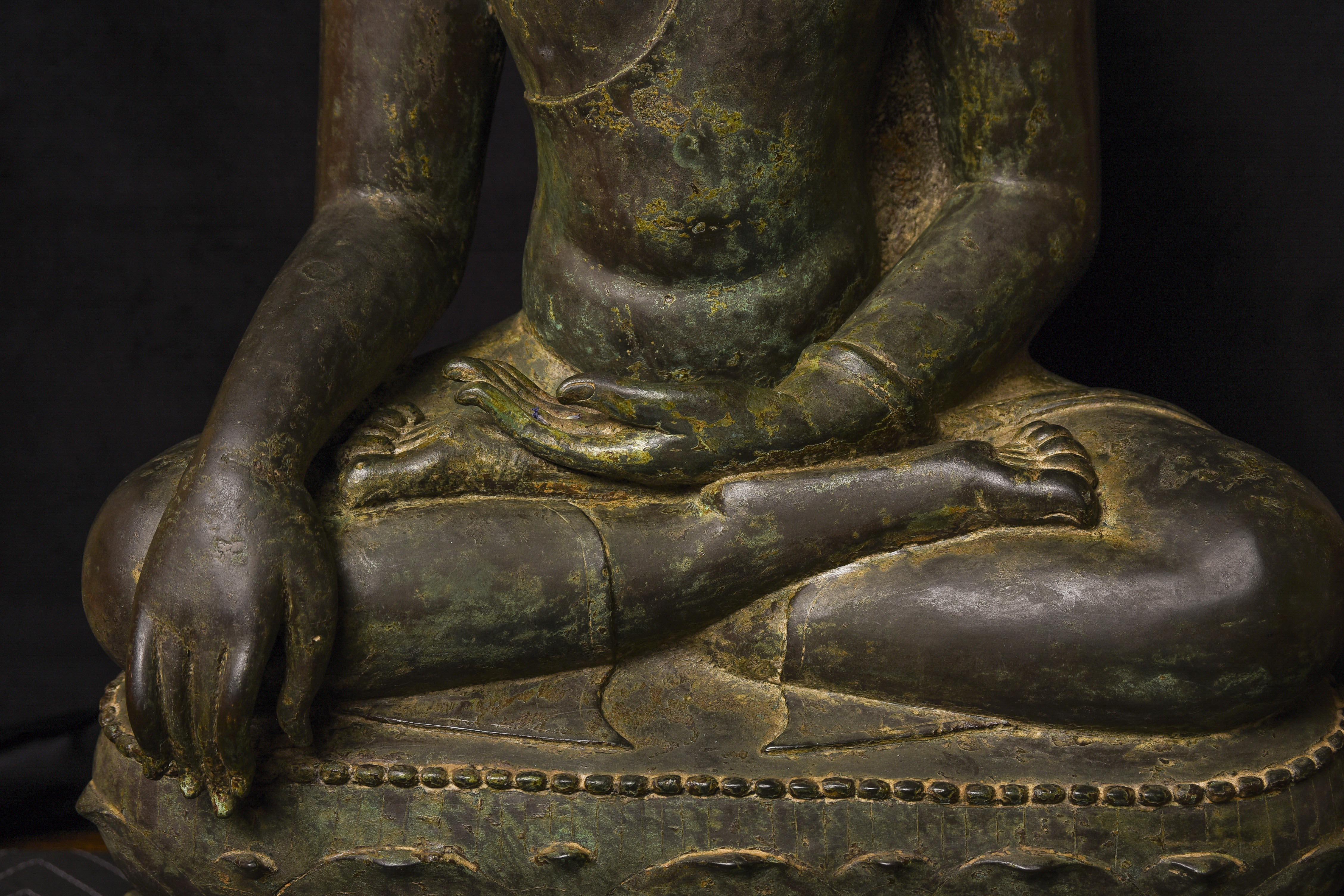 15th Century Northern Thai Bronze Buddha Masterpiece w Provenance - 9200 For Sale 9