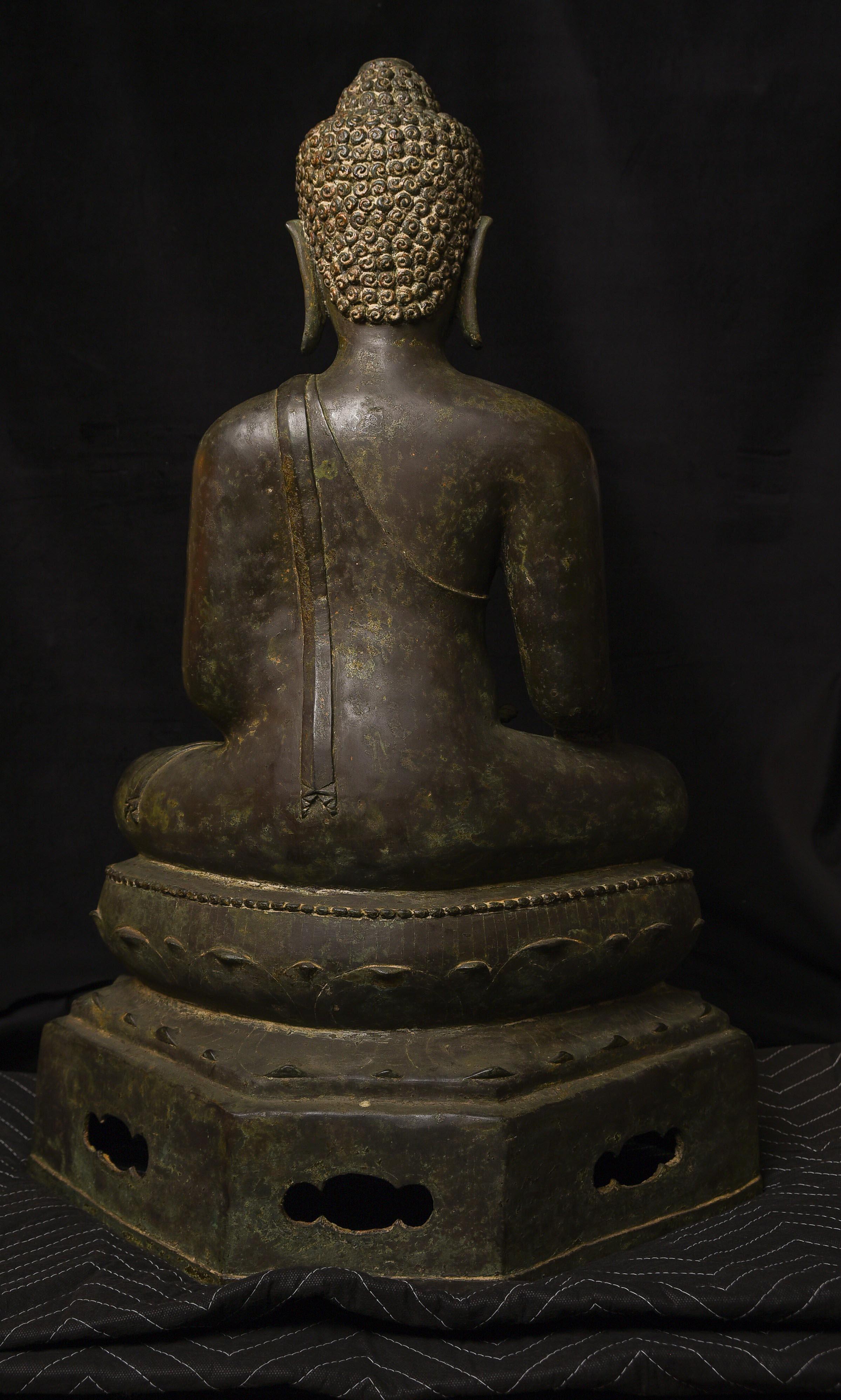 15th Century Northern Thai Bronze Buddha Masterpiece w Provenance - 9200 In Good Condition For Sale In Ukiah, CA