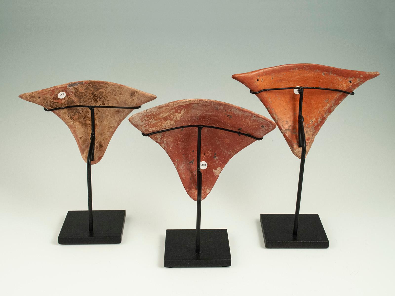 Redware Tangas aus dem 15. Jahrhundert oder früher, Marajoara-Kultur, Marajo-Insel, Brasilien (Stammeskunst) im Angebot