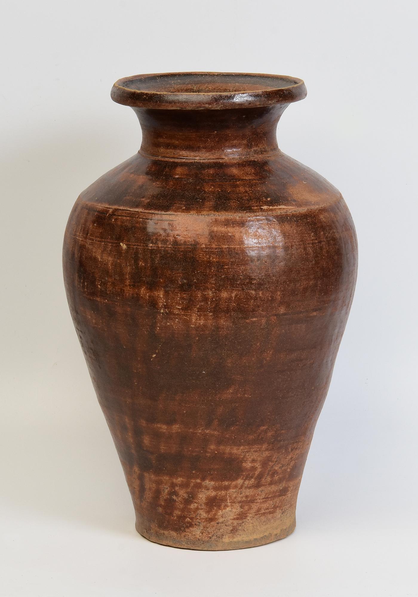 15th Century, Sankampaeng, Antique Thai Sankampaeng Brown Glazed Pottery Jar For Sale 4