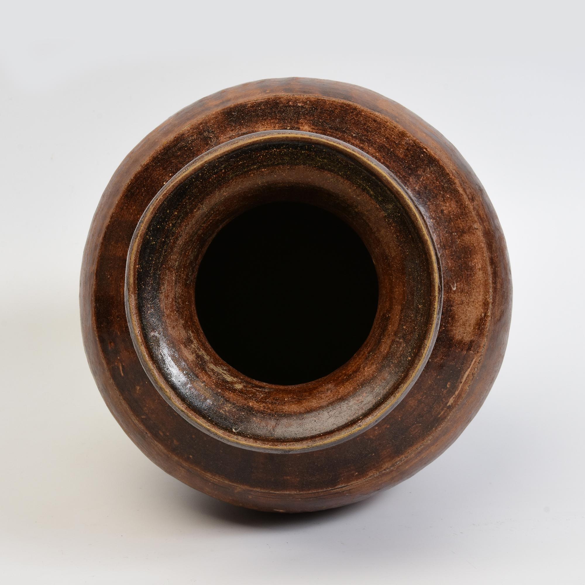 15th Century, Sankampaeng, Antique Thai Sankampaeng Brown Glazed Pottery Jar For Sale 6