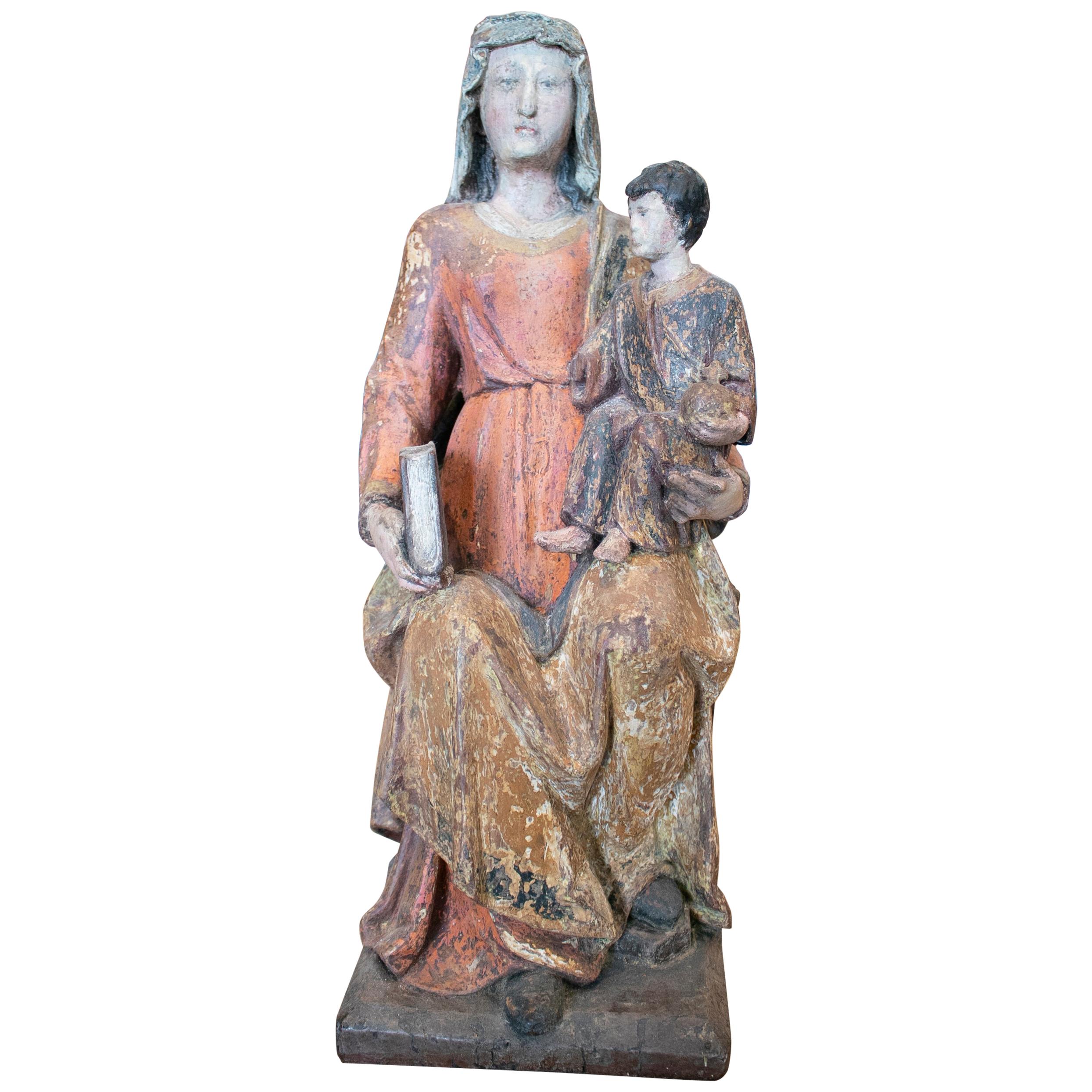 Sculpture en bois polychrome espagnole gothique du 15ème siècle représentant une Vierge et un enfant