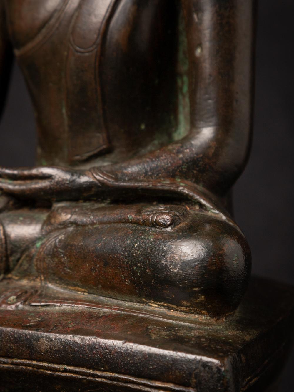 Sondere antike burmesische Buddha-Statue aus Bronze aus Burma aus dem 15. Jahrhundert im Angebot 11