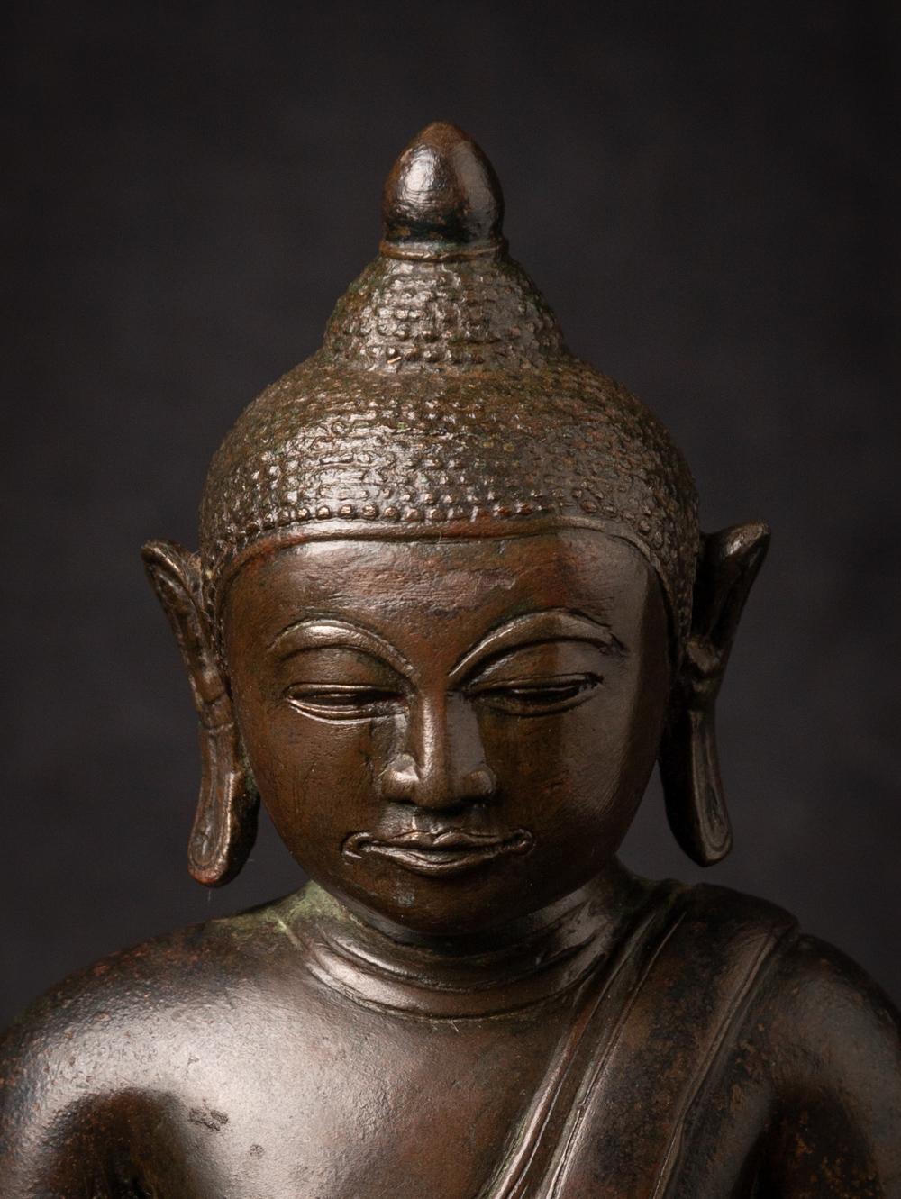 Sondere antike burmesische Buddha-Statue aus Bronze aus Burma aus dem 15. Jahrhundert im Angebot 1