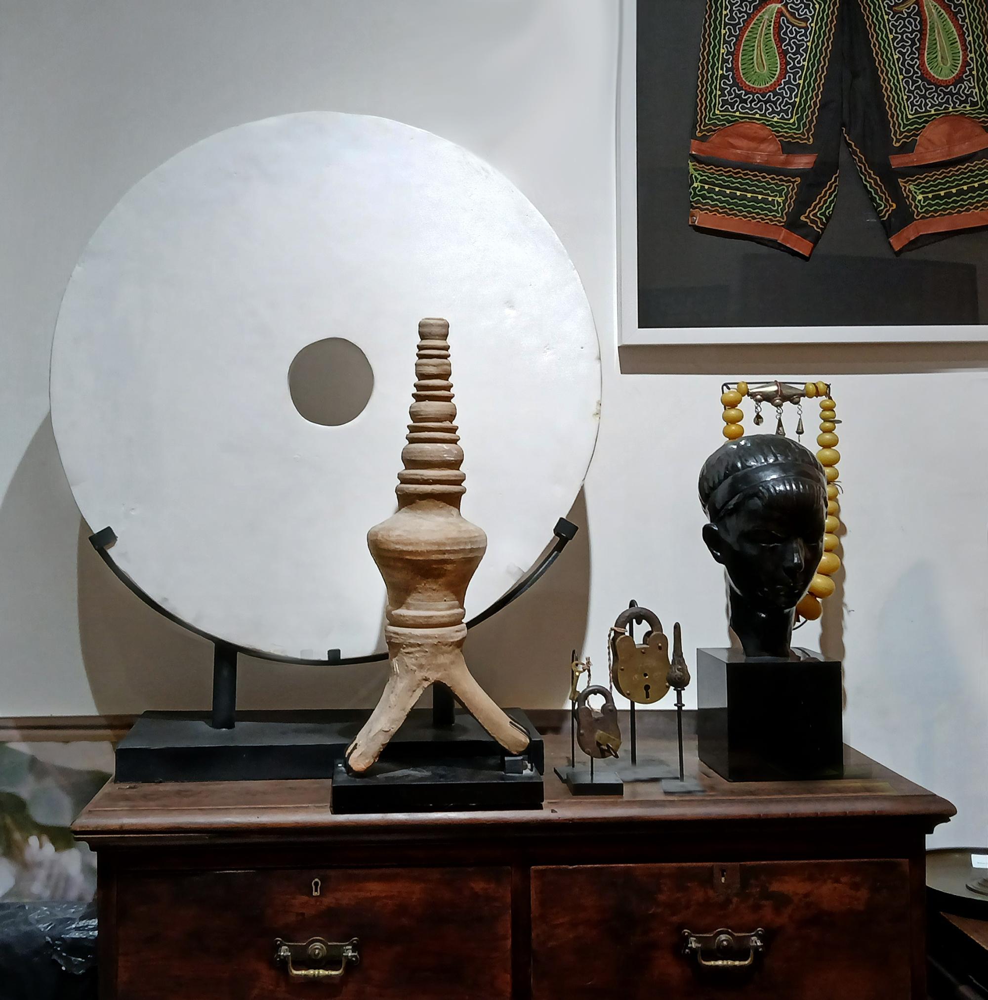 Detalle arquitectónico tailandés del siglo XV , sobre soporte en venta 8