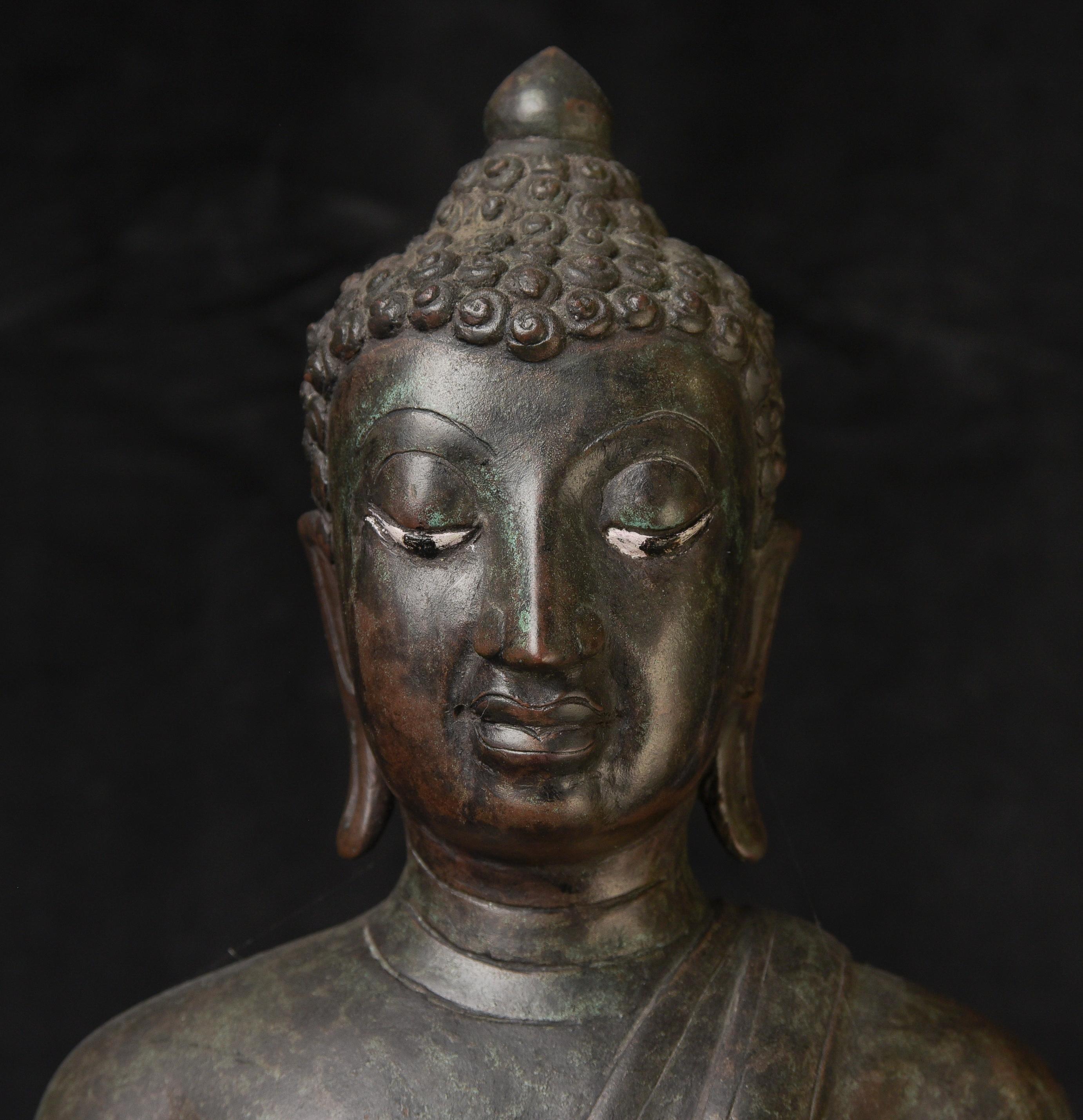 XVIIIe siècle et antérieur Bouddha thaïlandais en bronze du 15e siècle 10207 en vente