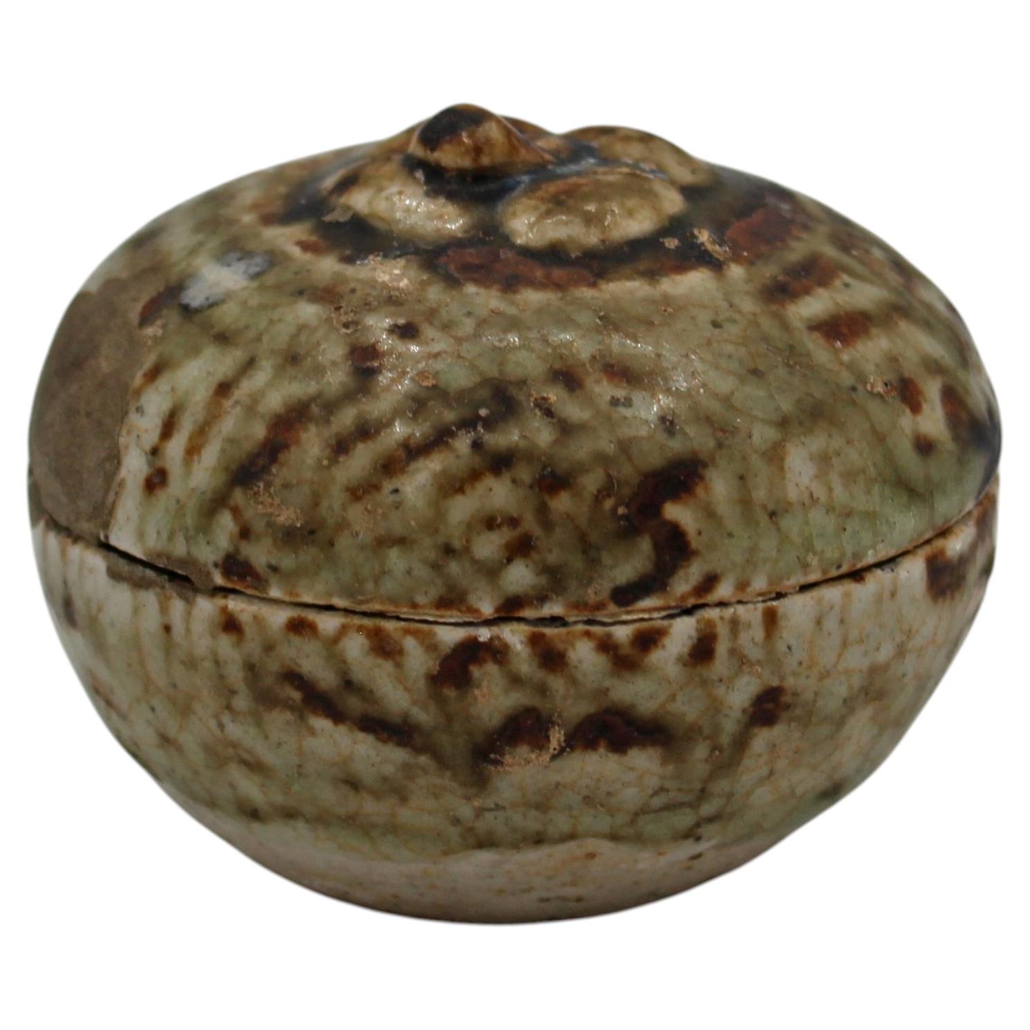 15th Century Thai Sawankhalok Small Stoneware Persimmon Shaped Box For Sale