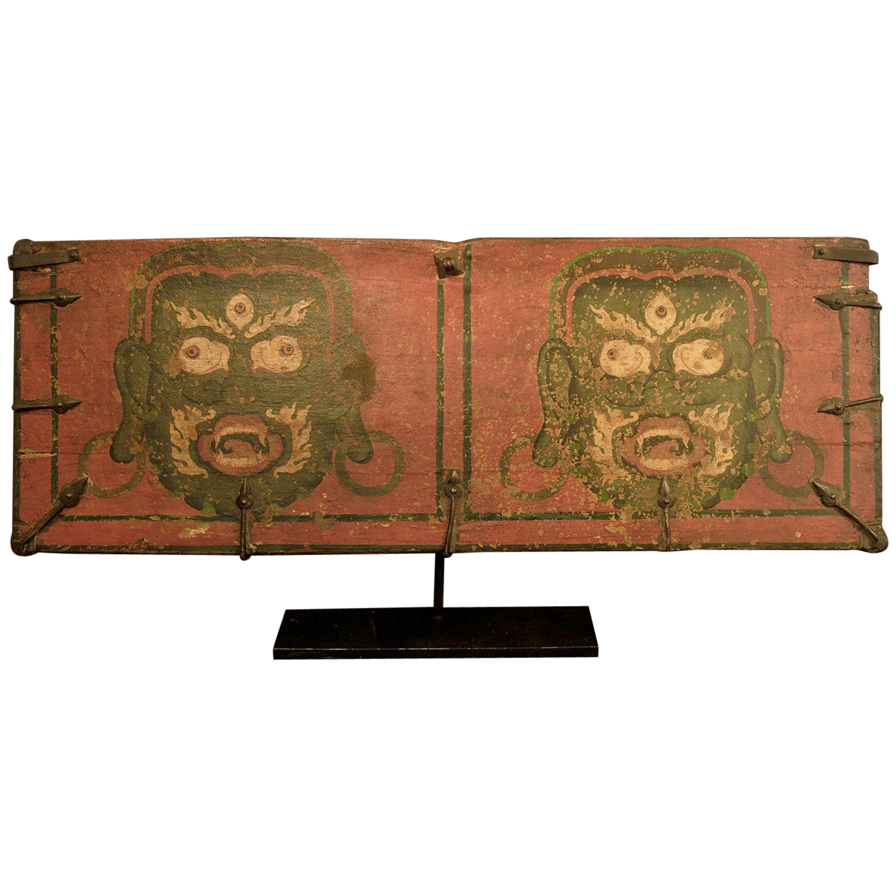 Panneau en bois tribal du 15e siècle avec Mahakala, Tibet en vente