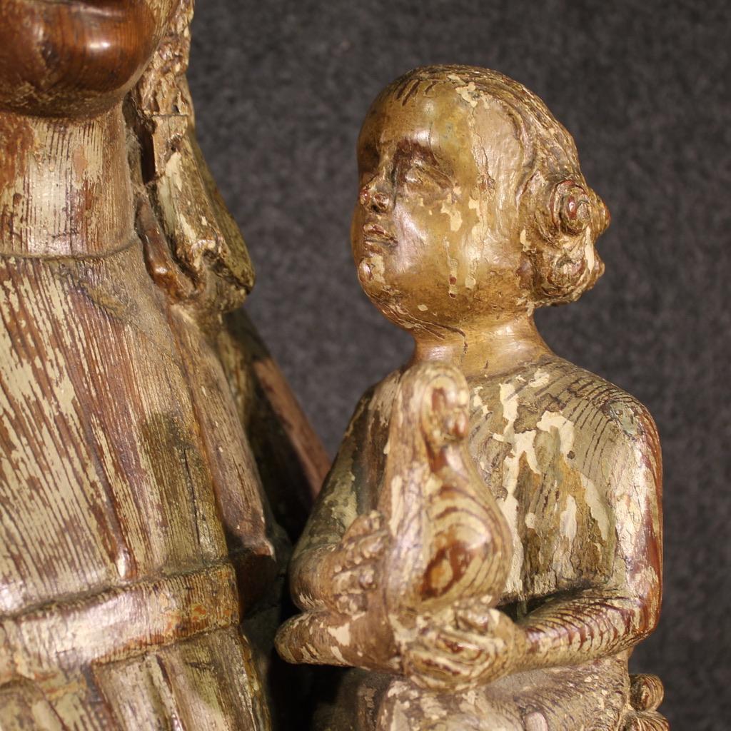 15th Century Wooden Antique Religious Sculpture Madonna with Child, 1470 in vendita 4