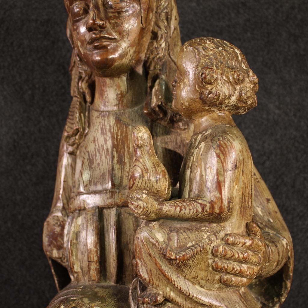 15th Century Wooden Antique Religious Sculpture Madonna with Child, 1470 in vendita 5