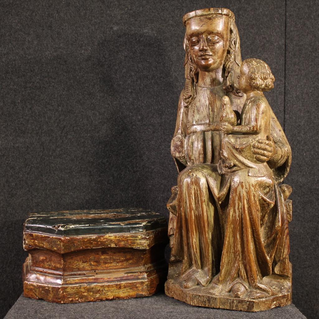 German 15th Century Wooden Antique Religious Sculpture Madonna with Child, 1470 in vendita