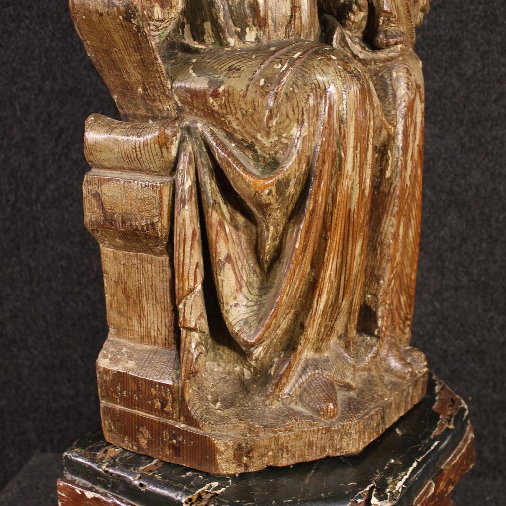 15th Century Wooden Antique Religious Sculpture Madonna with Child, 1470 in vendita 2